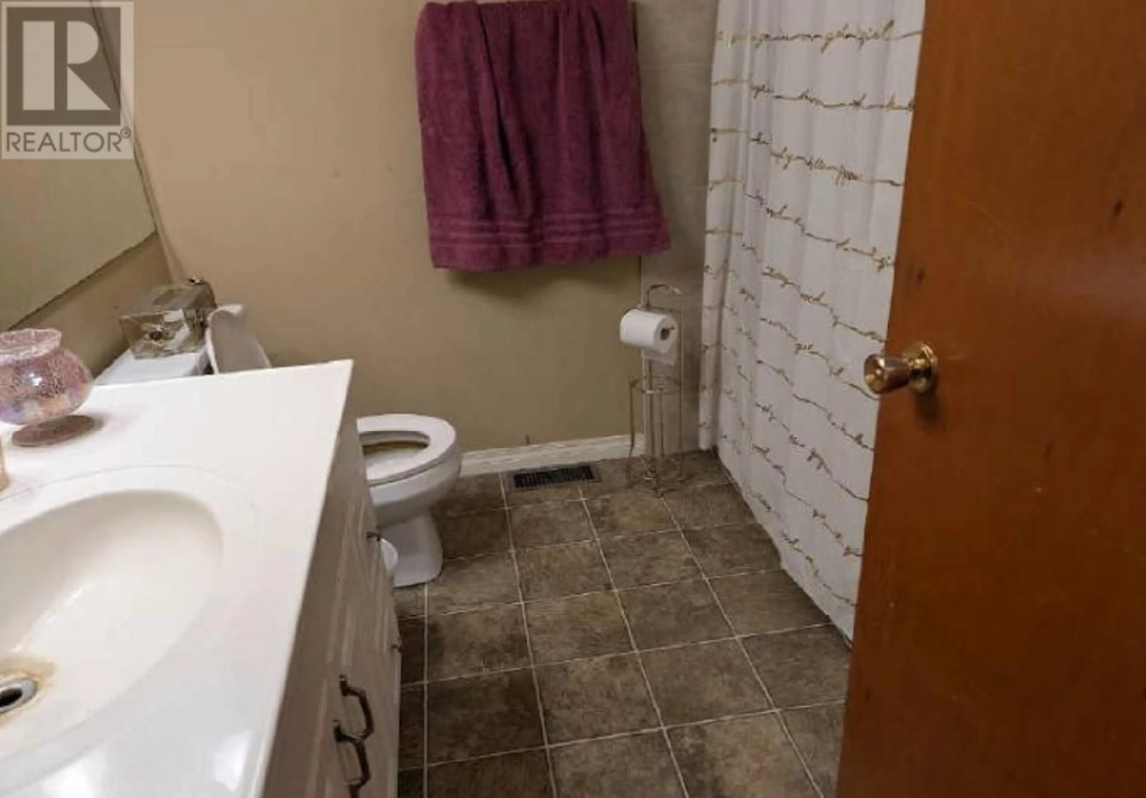 Standard bathroom, unknown for 431 50 STREET NORTHWEST, Salmon Arm British Columbia V1E3B1