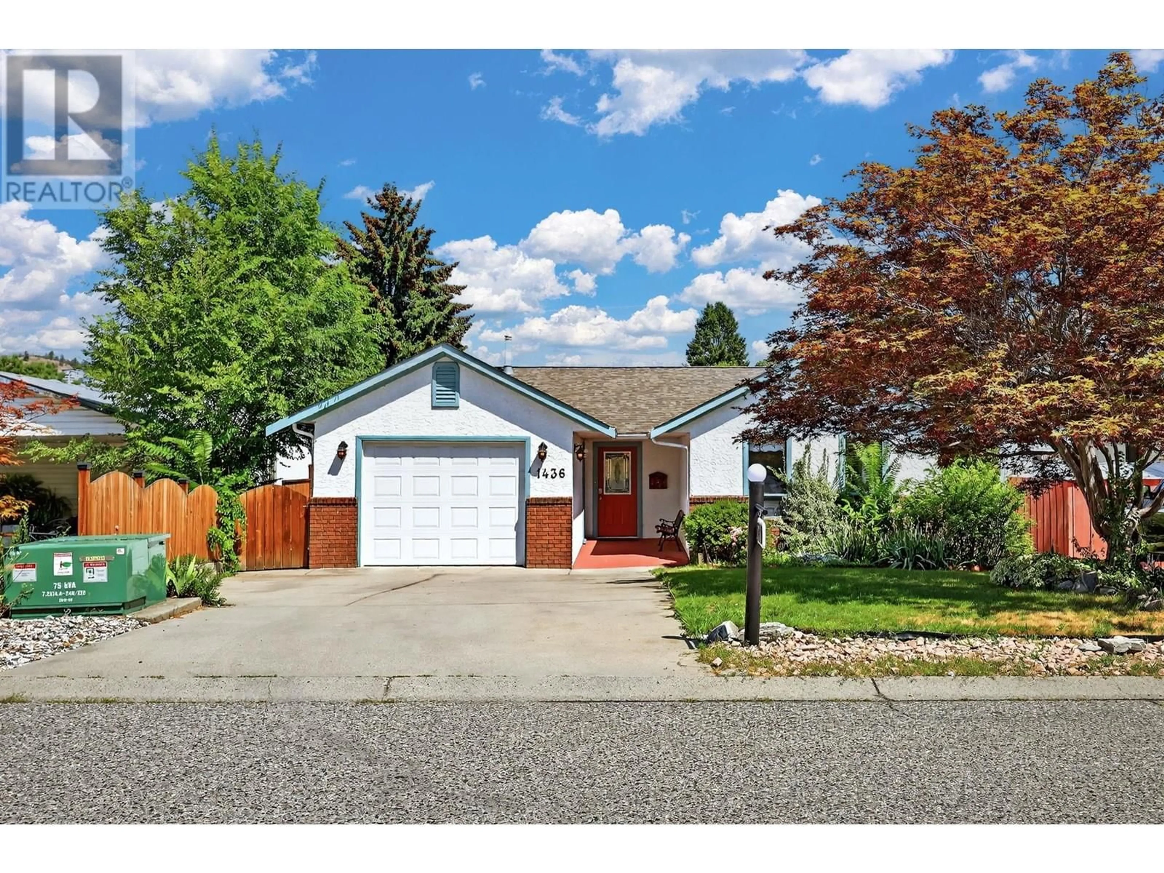 Home with vinyl exterior material, street for 1436 ATHANS COURT, Kelowna British Columbia V1Y8K3
