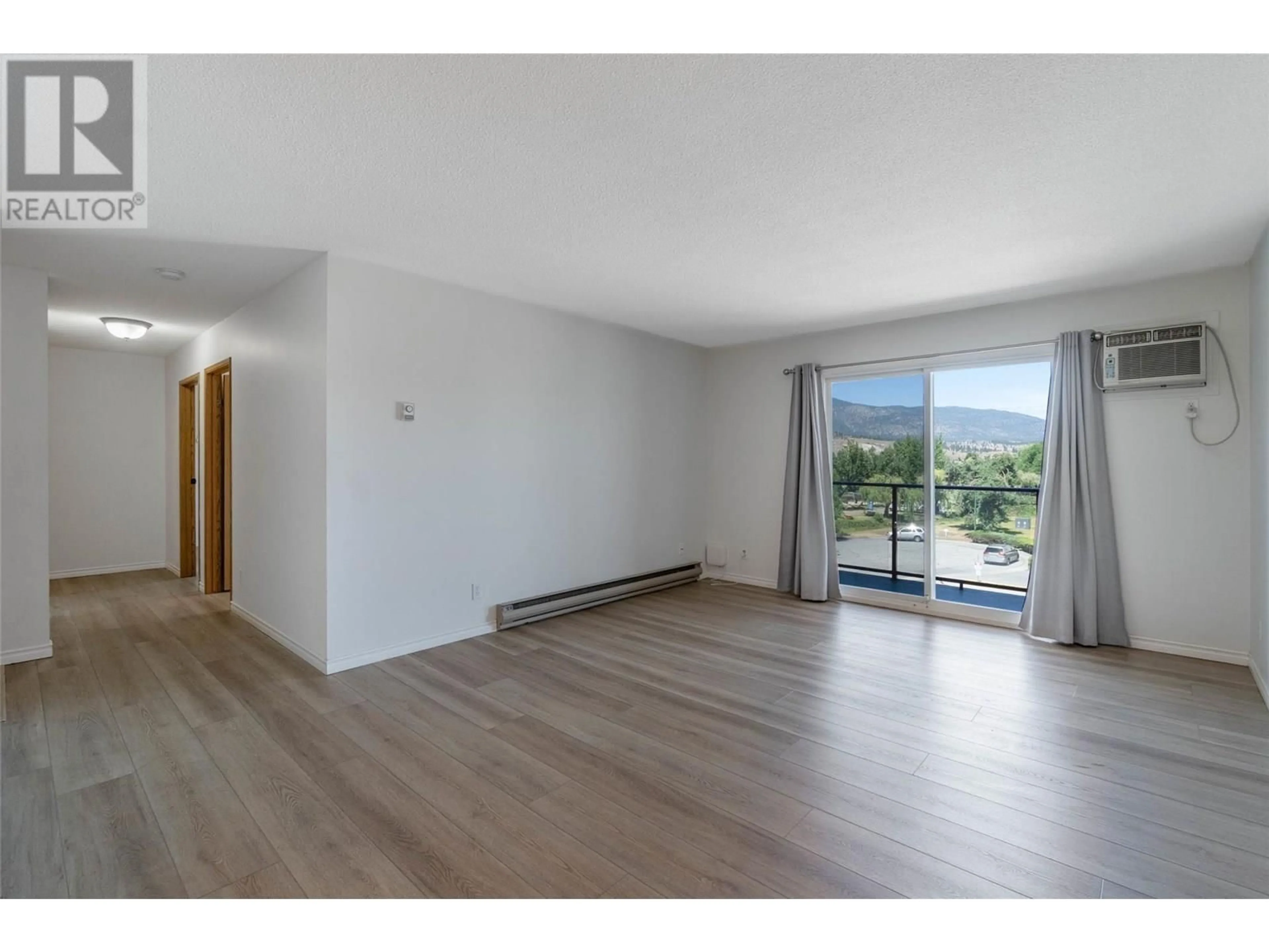 A pic of a room for 405 - 110 SKAHA PLACE, Penticton British Columbia V2A7L1