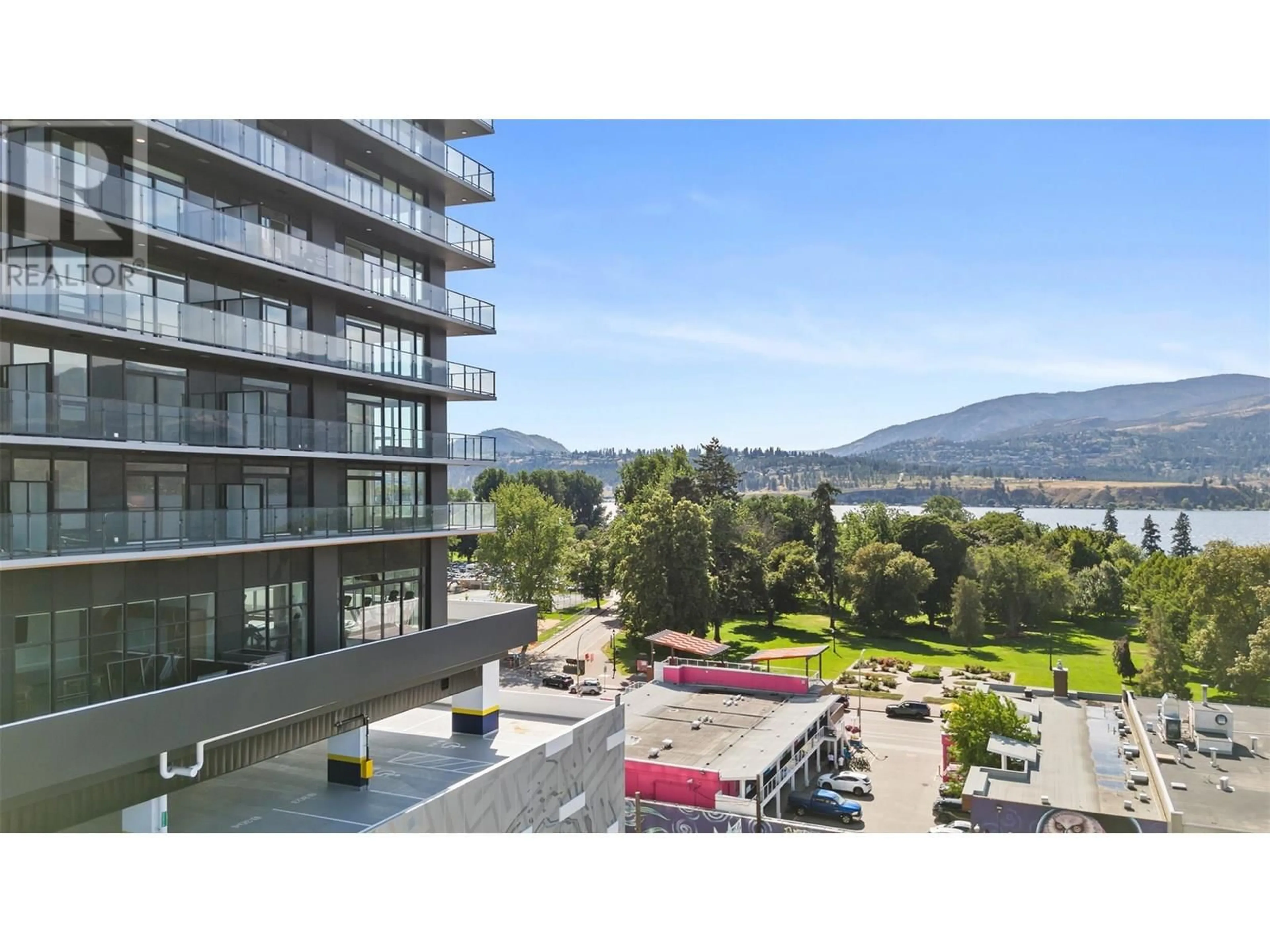 A pic from outside/outdoor area/front of a property/back of a property/a pic from drone, water/lake/river/ocean view for 709 - 238 LEON AVENUE, Kelowna British Columbia V1Y6H9