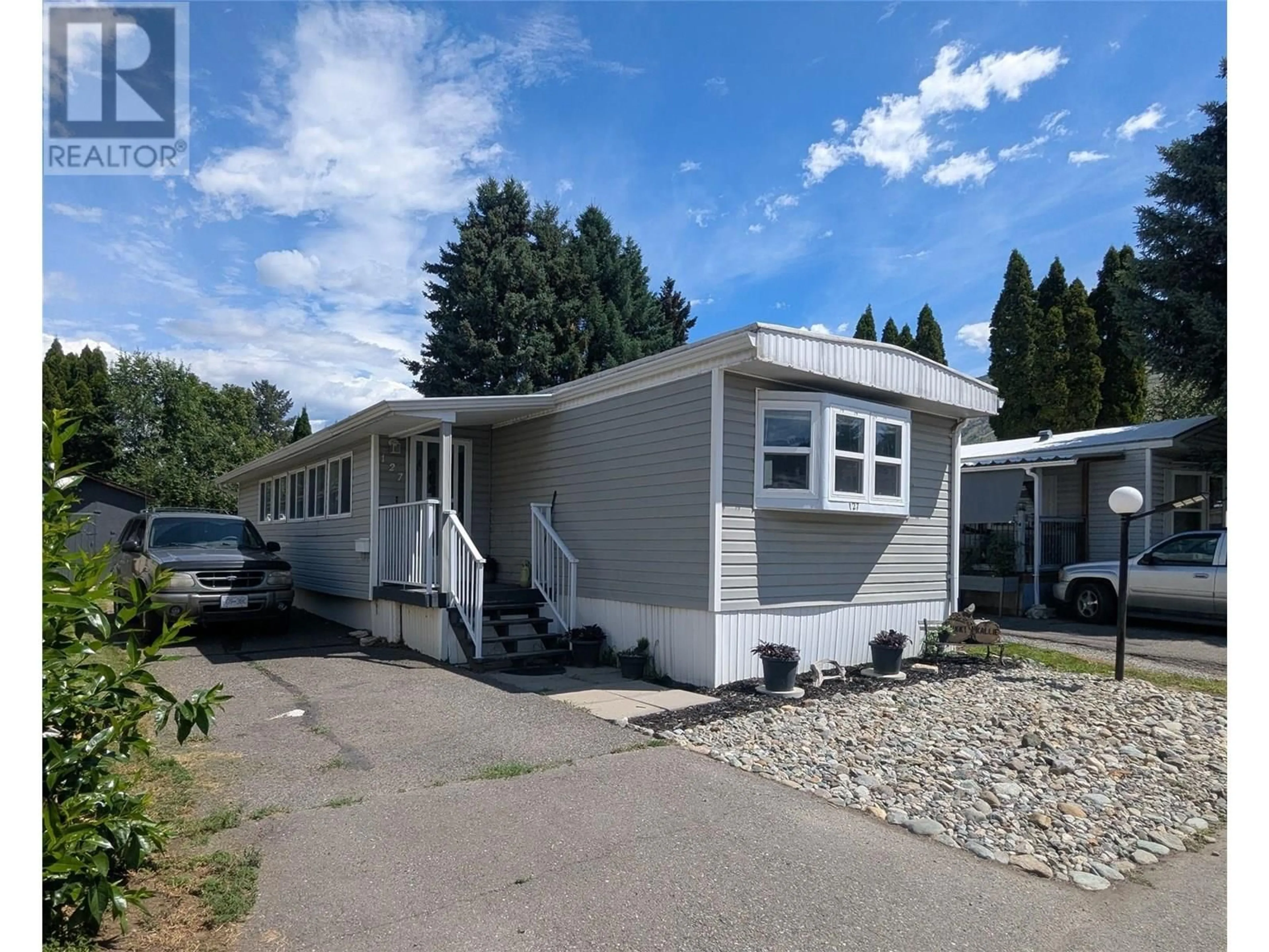 Home with vinyl exterior material, street for 127 - 2400 OAKDALE WAY, Kamloops British Columbia V2B6W7