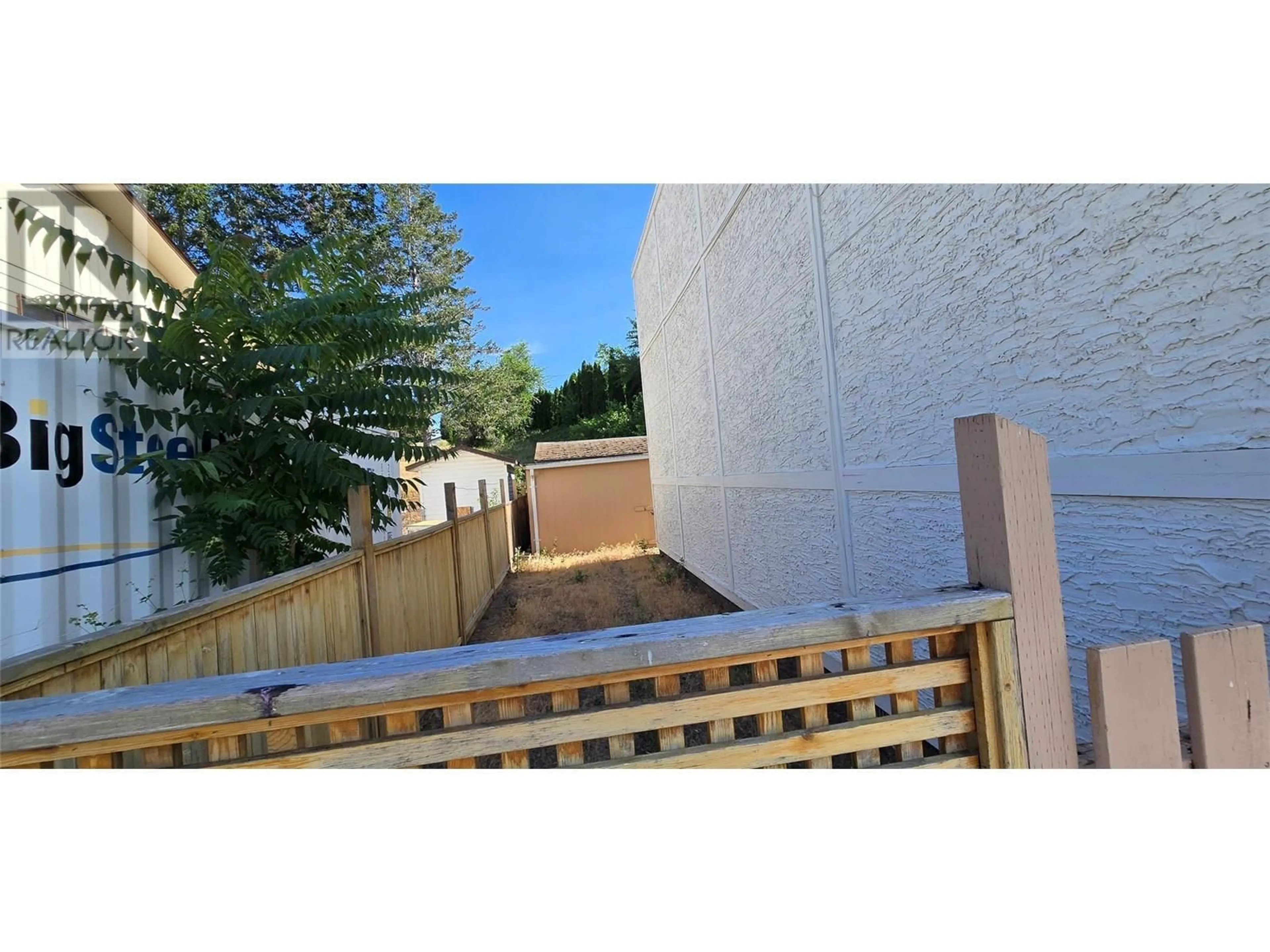 A pic from outside/outdoor area/front of a property/back of a property/a pic from drone, street for 10 CACTUS CRESCENT, Osoyoos British Columbia V0H1V1