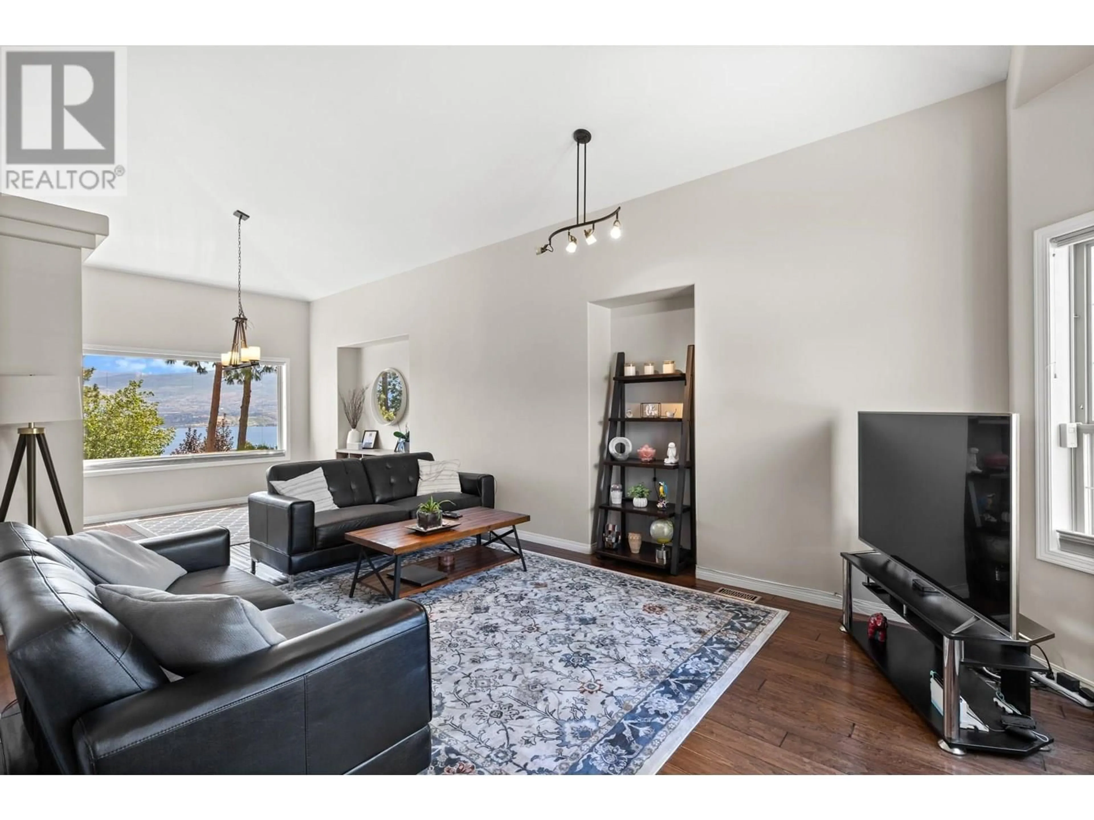 Living room with furniture, unknown for 3491 RIDGE BOULEVARD, West Kelowna British Columbia V4T2T1