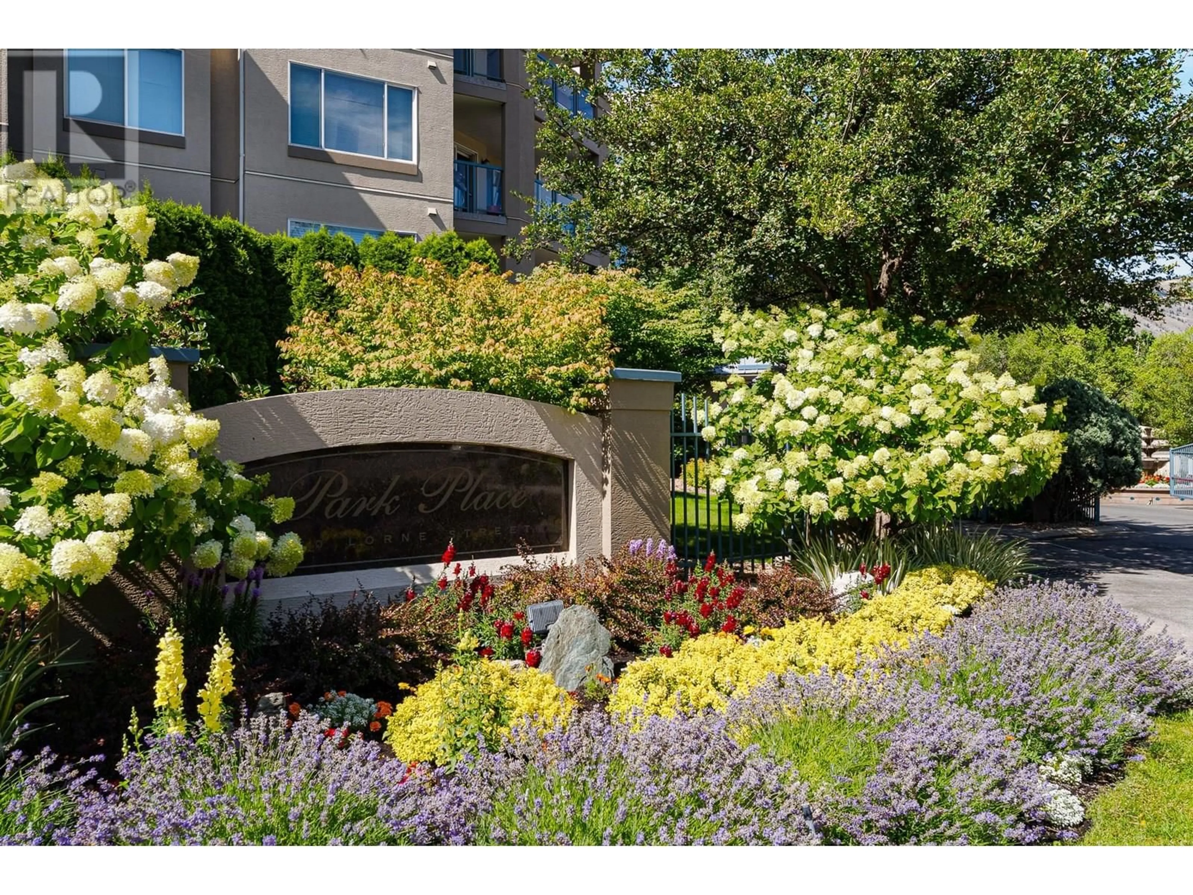 Patio, street for 106 - 950 LORNE STREET, Kamloops British Columbia V2C1W9