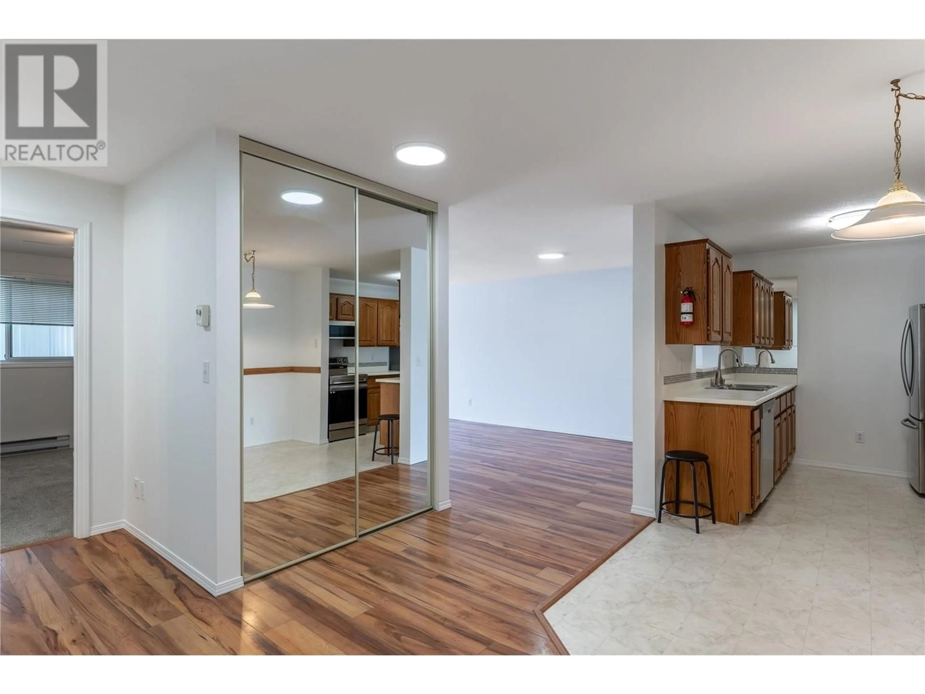 Unknown for 307 - 1329 KLO ROAD, Kelowna British Columbia V1W3N9