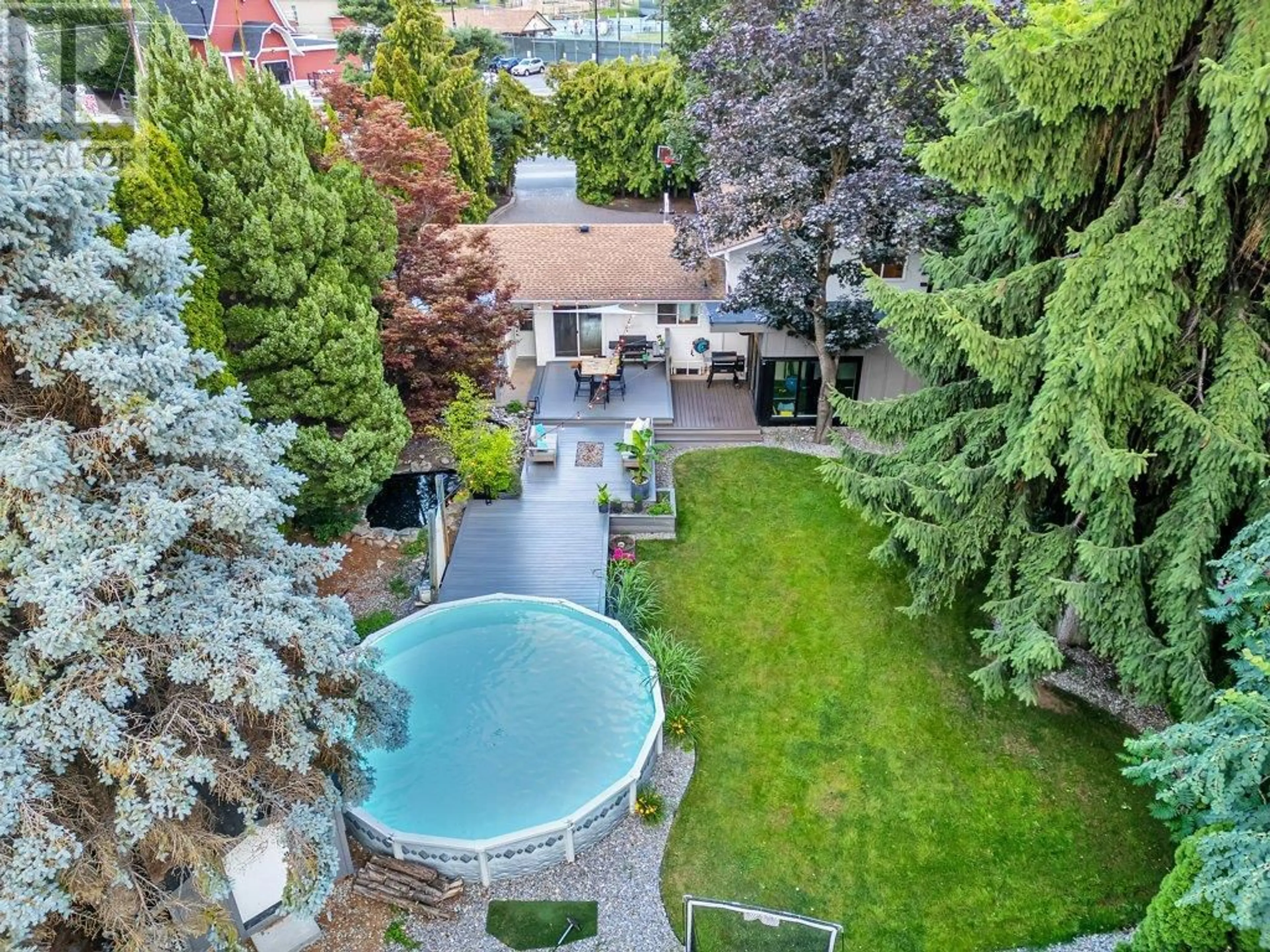 A pic from outside/outdoor area/front of a property/back of a property/a pic from drone, unknown for 4430 LAKESHORE ROAD, Kelowna British Columbia V1W1W8