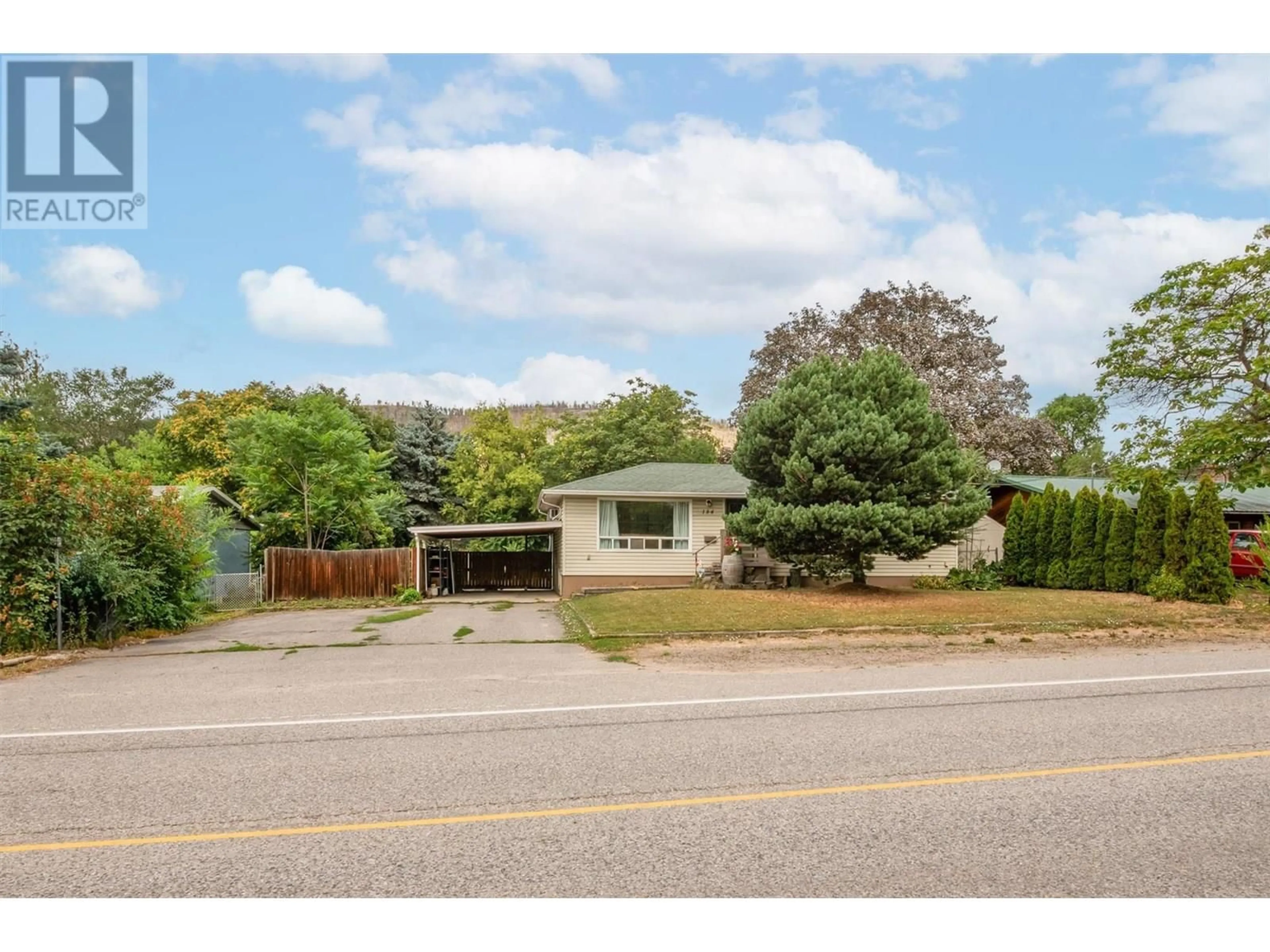 A pic from outside/outdoor area/front of a property/back of a property/a pic from drone, street for 184 SNOWSELL STREET NORTH, Kelowna British Columbia V1V2E2
