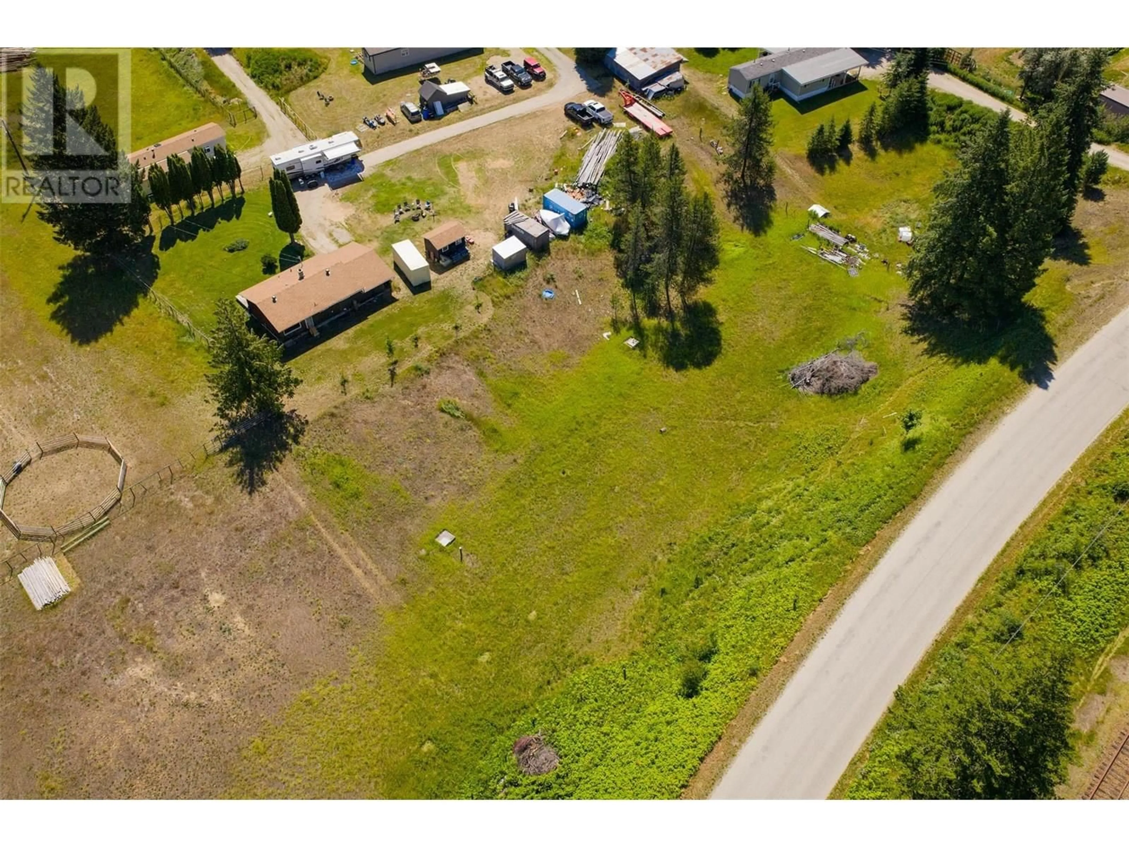 A pic from outside/outdoor area/front of a property/back of a property/a pic from drone, street for 2543 ALEXIS ROAD, Shoreacres British Columbia V1N3W3