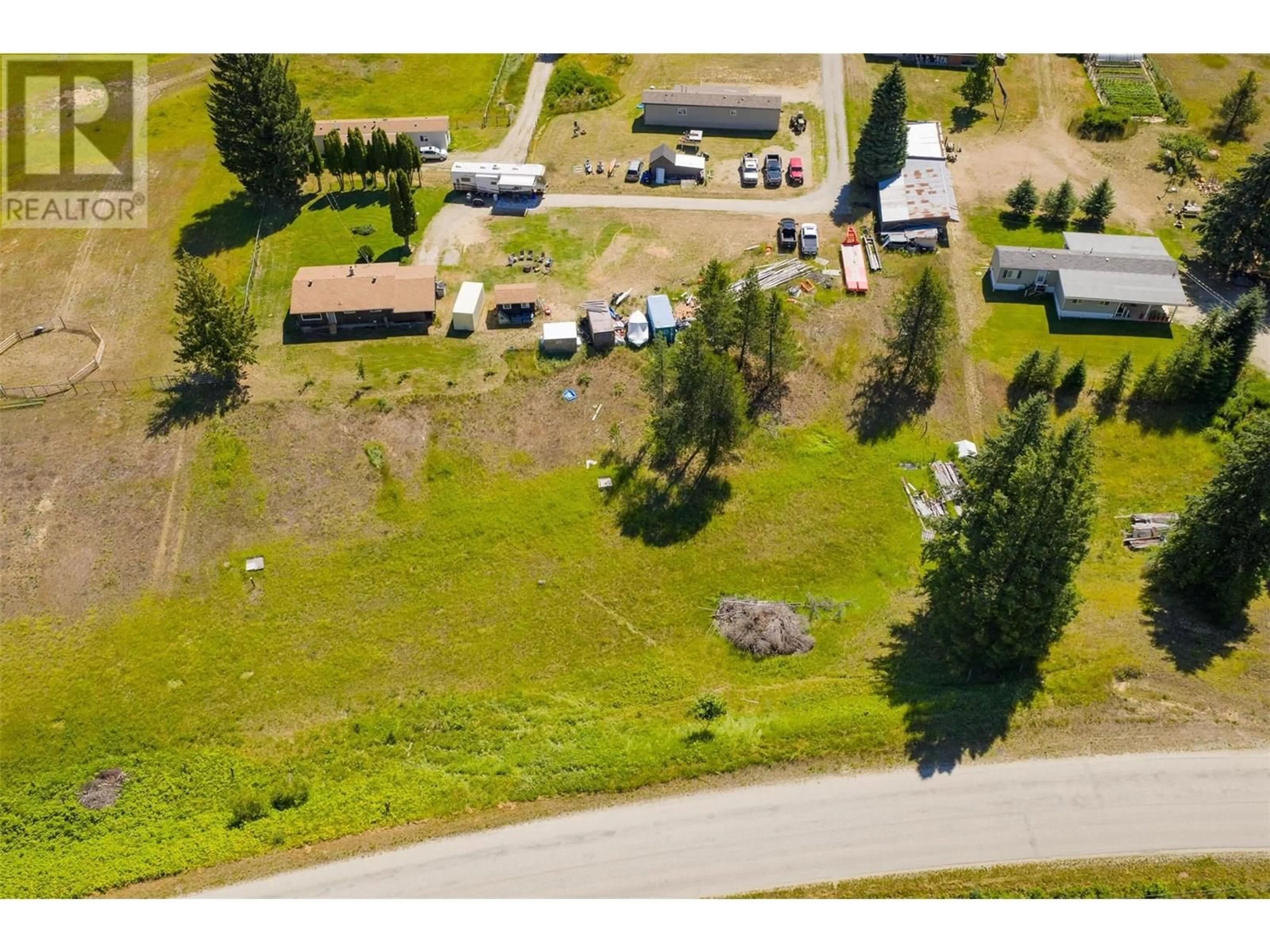 A pic from outside/outdoor area/front of a property/back of a property/a pic from drone, unknown for 2543 ALEXIS ROAD, Shoreacres British Columbia V1N3W3