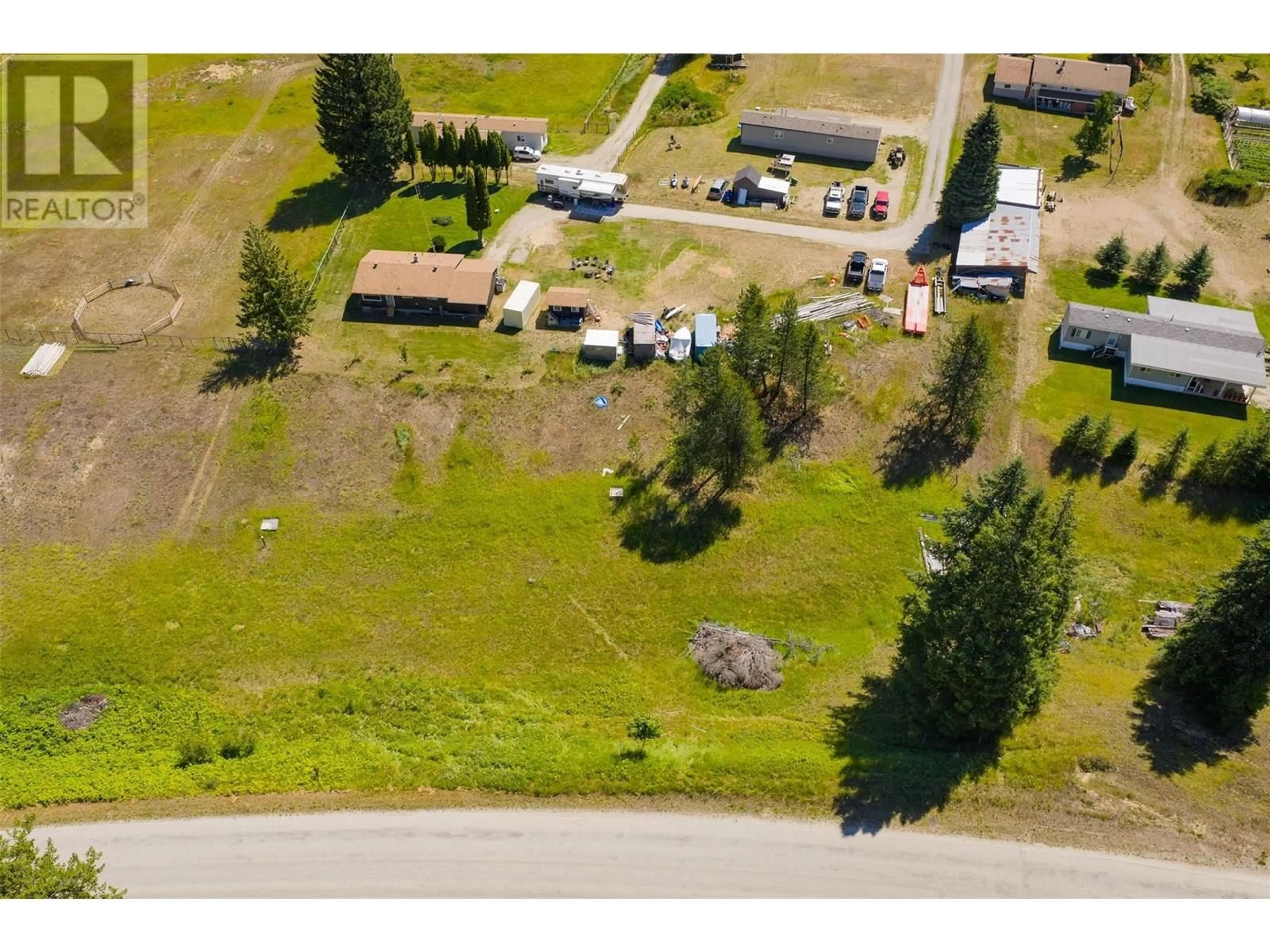 A pic from outside/outdoor area/front of a property/back of a property/a pic from drone, unknown for 2543 ALEXIS ROAD, Shoreacres British Columbia V1N3W3