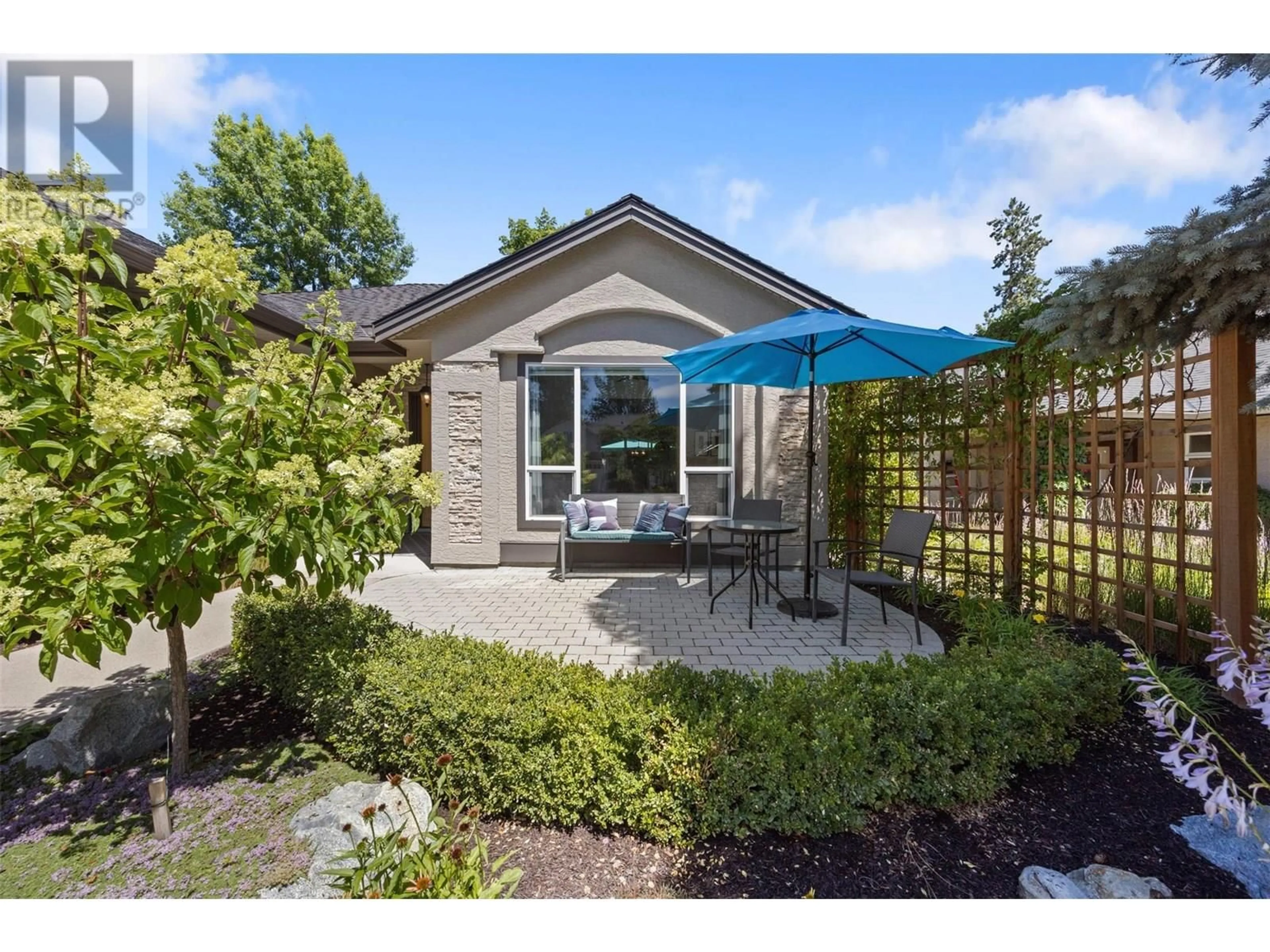 Patio, street for 4039 GALLAGHERS TERRACE, Kelowna British Columbia V1W3Z8