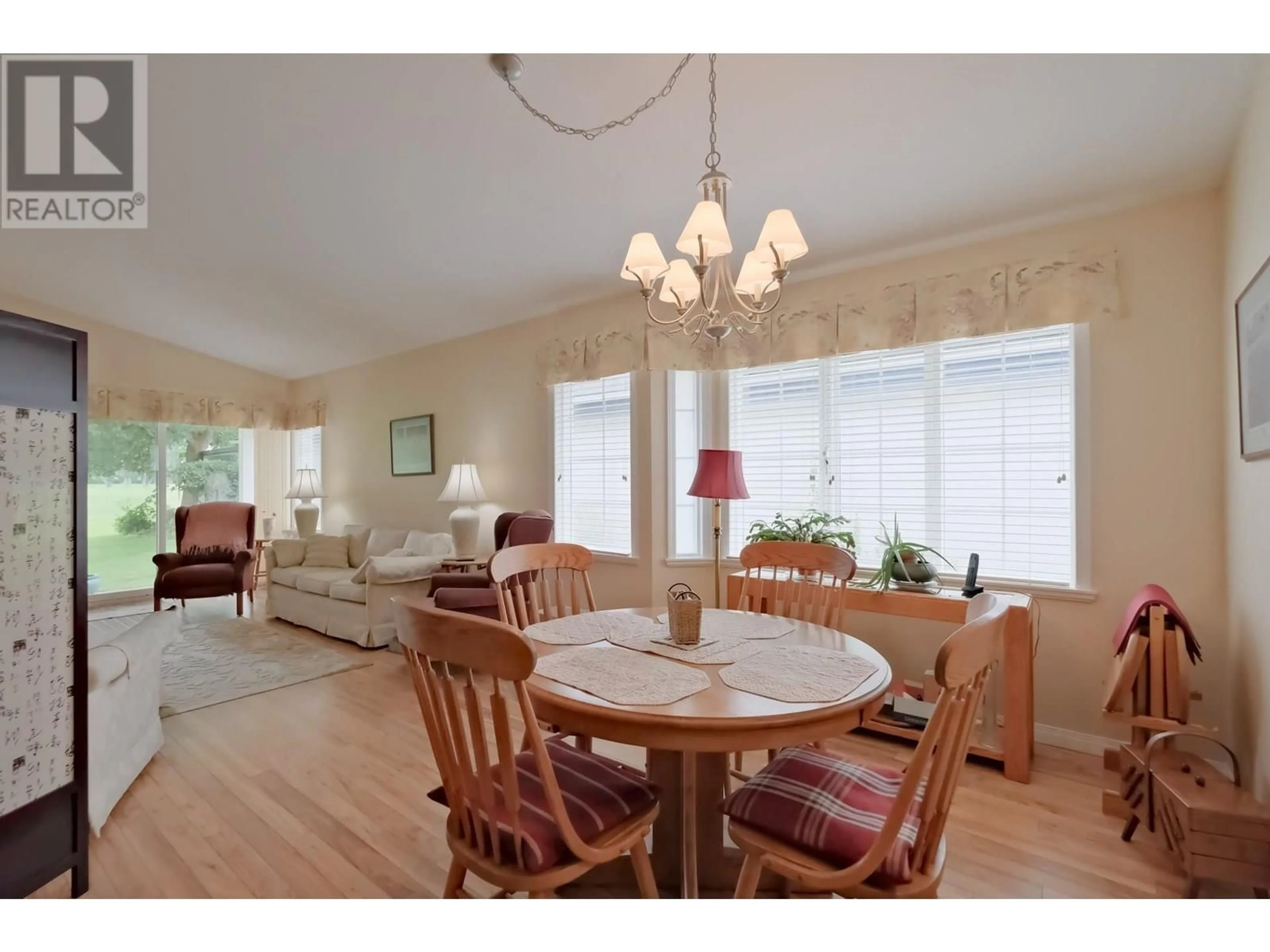Dining room, wood/laminate floor for 126 - 801 COMOX STREET, Penticton British Columbia V2A8G5