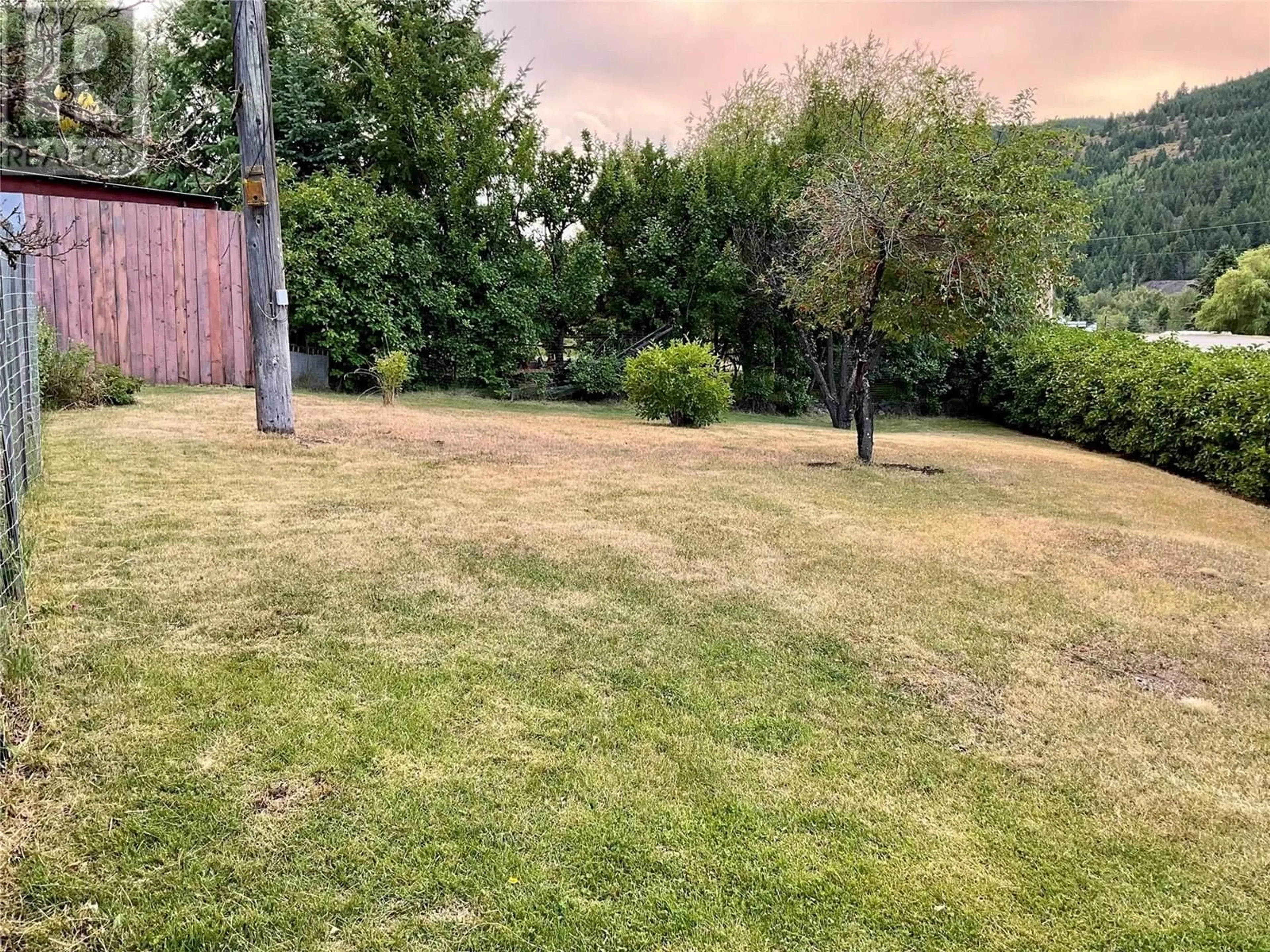 A pic from outside/outdoor area/front of a property/back of a property/a pic from drone, unknown for 555 EVERETTE AVENUE, Greenwood British Columbia V0H1J0