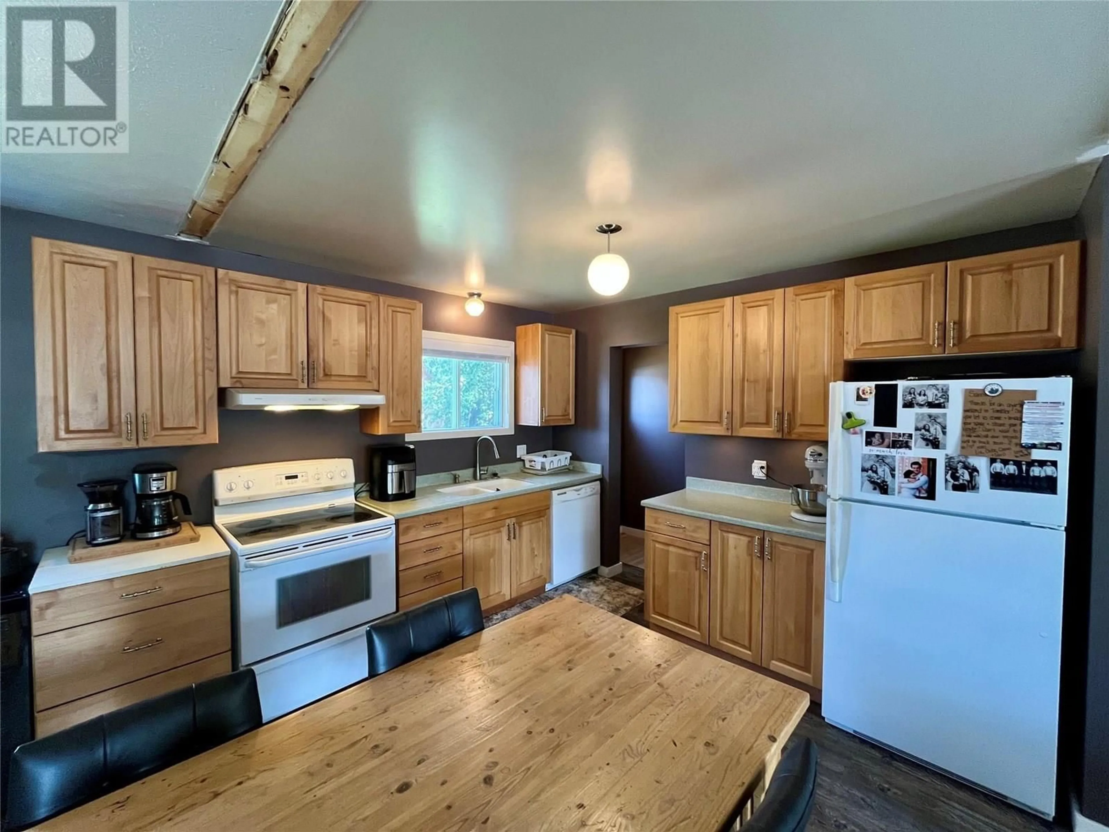 Standard kitchen, wood/laminate floor for 140 WAPITI CRESCENT, Tumbler Ridge British Columbia V0C2W0