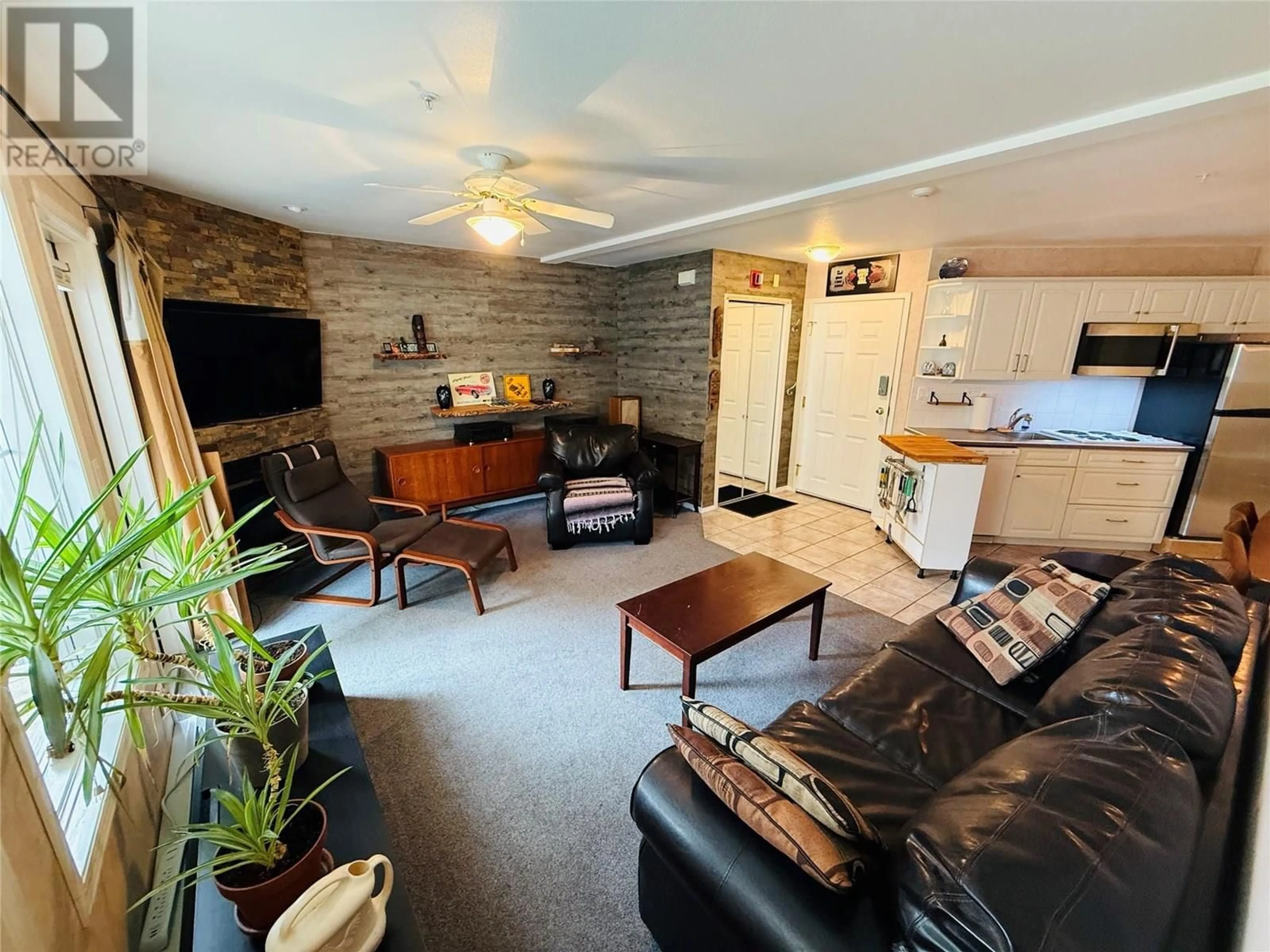 Living room with furniture, unknown for 3005B - 5052 RIVERVIEW ROAD, Fairmont Hot Springs British Columbia V0B1L1