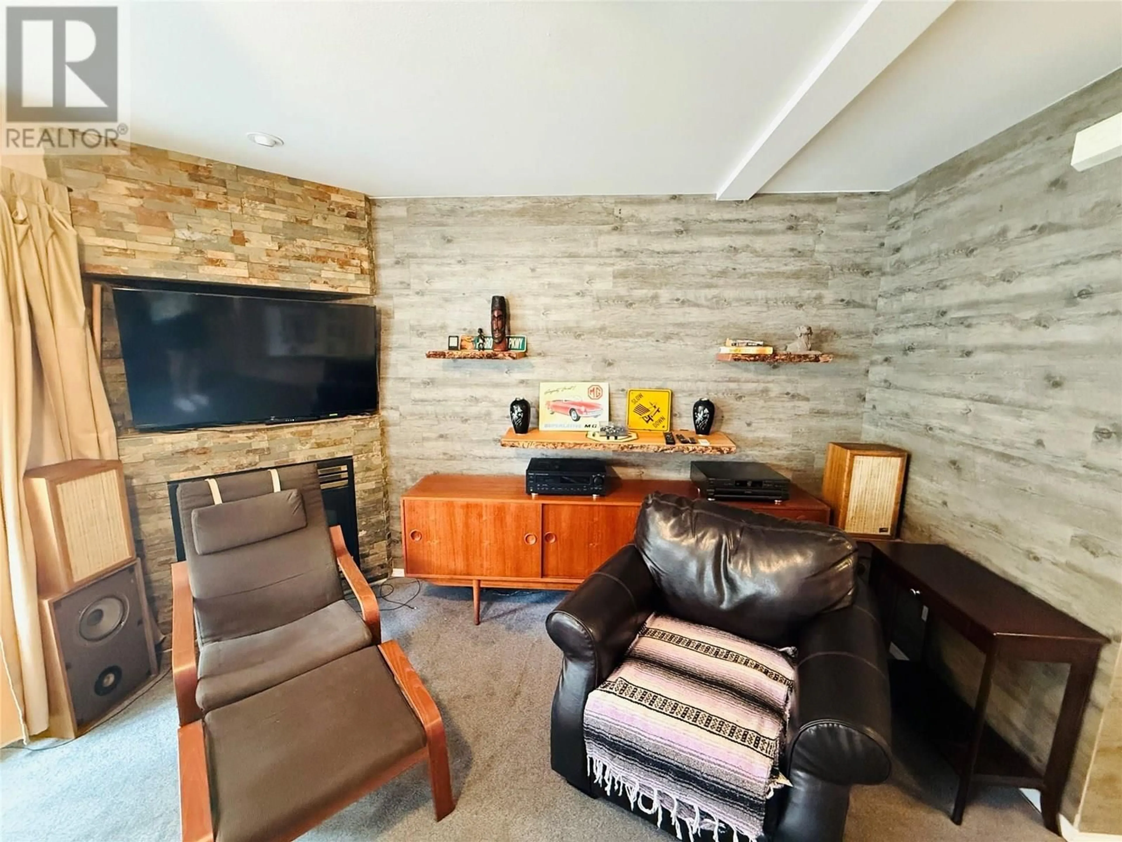 Living room with furniture, unknown for 3005B - 5052 RIVERVIEW ROAD, Fairmont Hot Springs British Columbia V0B1L1