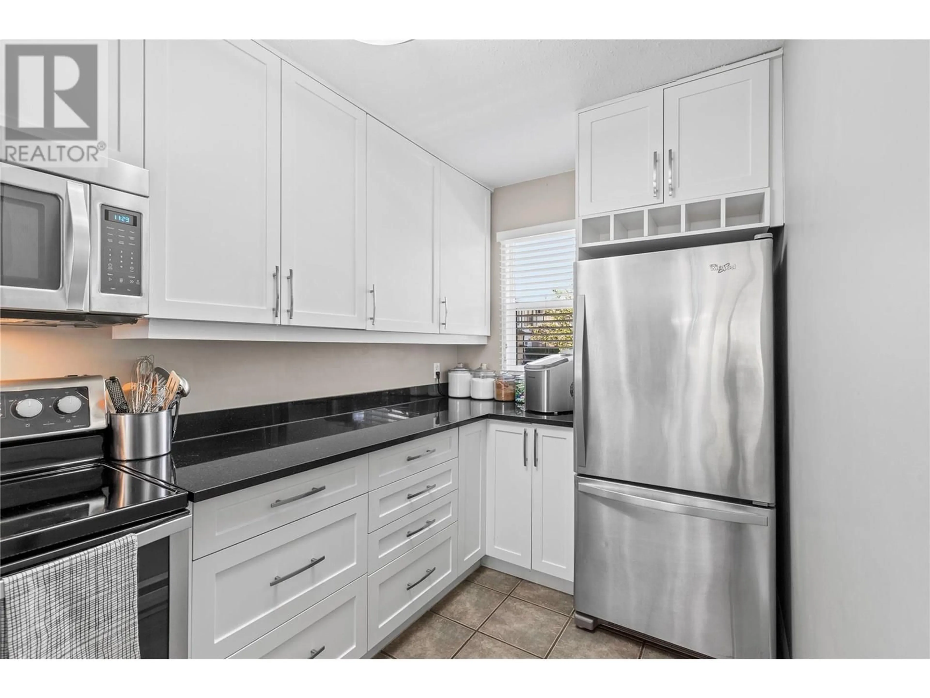 Standard kitchen, unknown for 105 - 4100 24 AVENUE, Vernon British Columbia V1T1M2