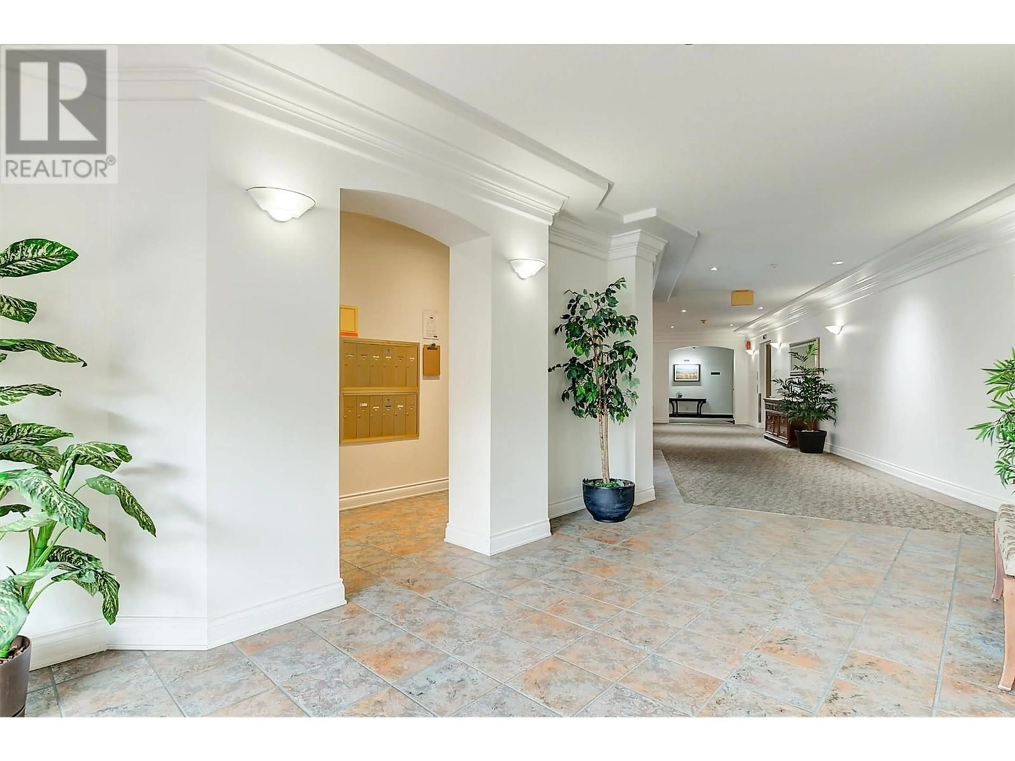 Indoor foyer for 413 - 1964 ENTERPRISE WAY, Kelowna British Columbia V1Y9S7