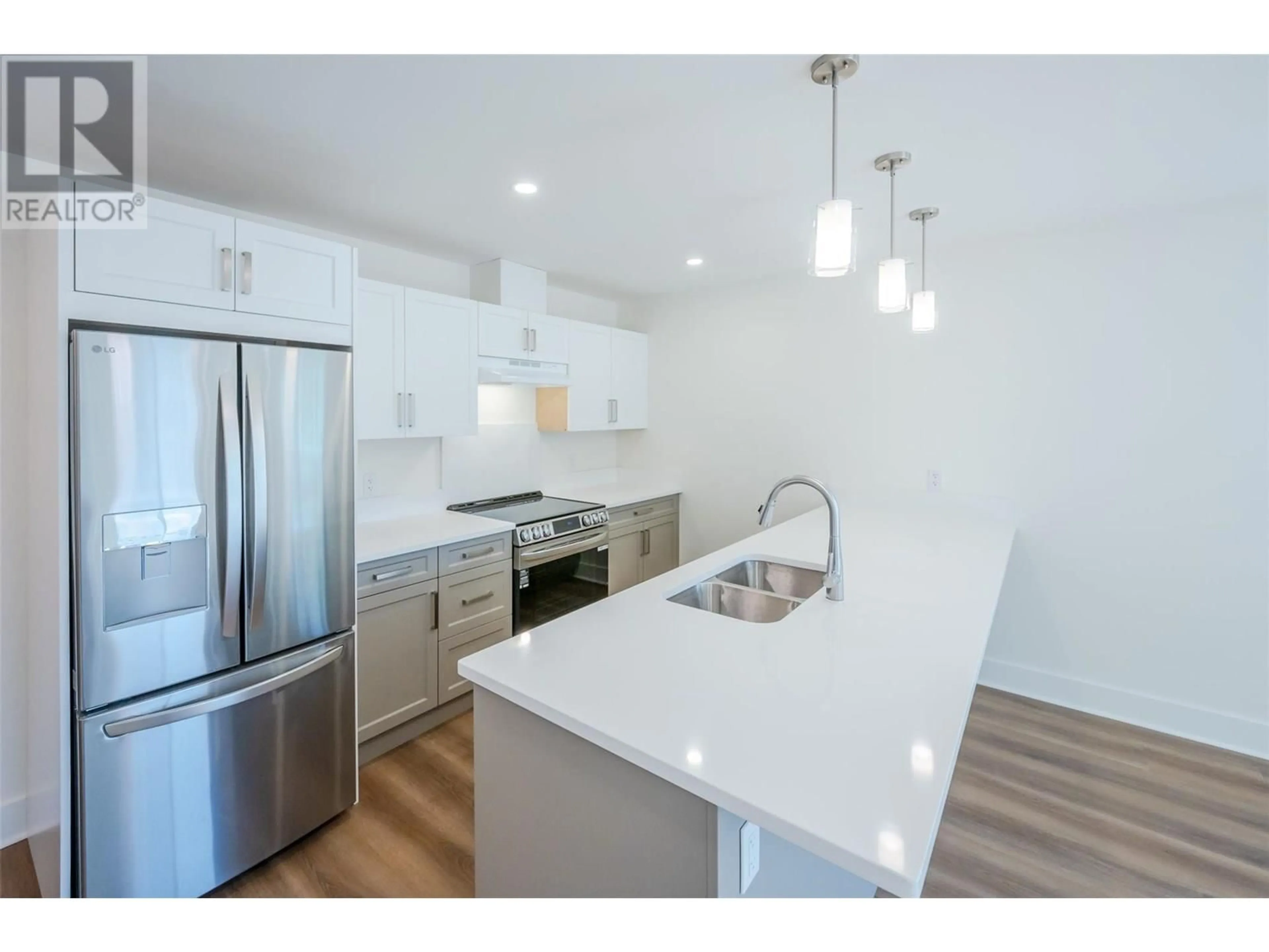 Open concept kitchen, unknown for 203 - 578 LAKESHORE DRIVE, Penticton British Columbia V2A1B9
