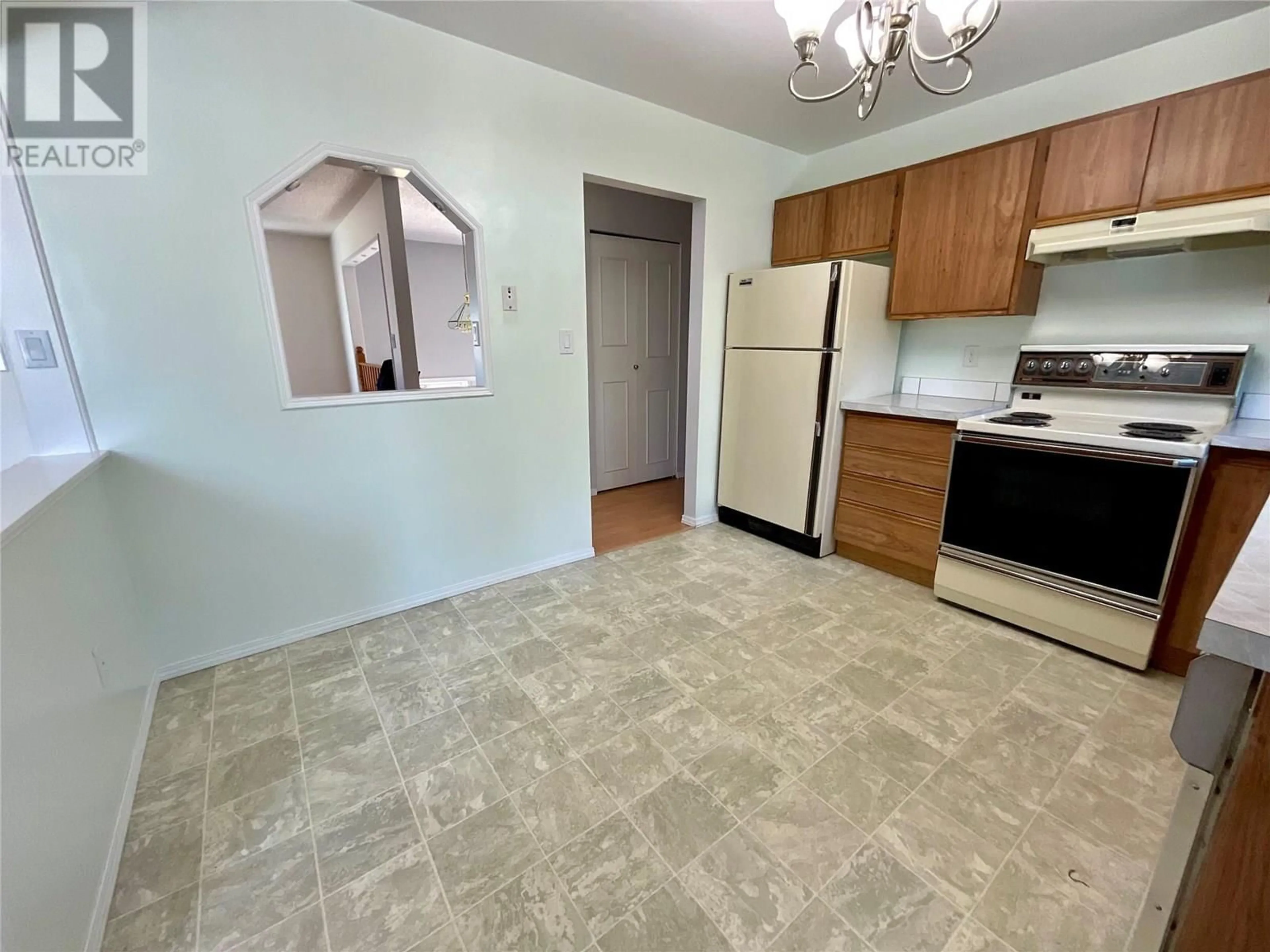 Standard kitchen, unknown for 120 ASH CRESCENT, Tumbler Ridge British Columbia V0C2W0