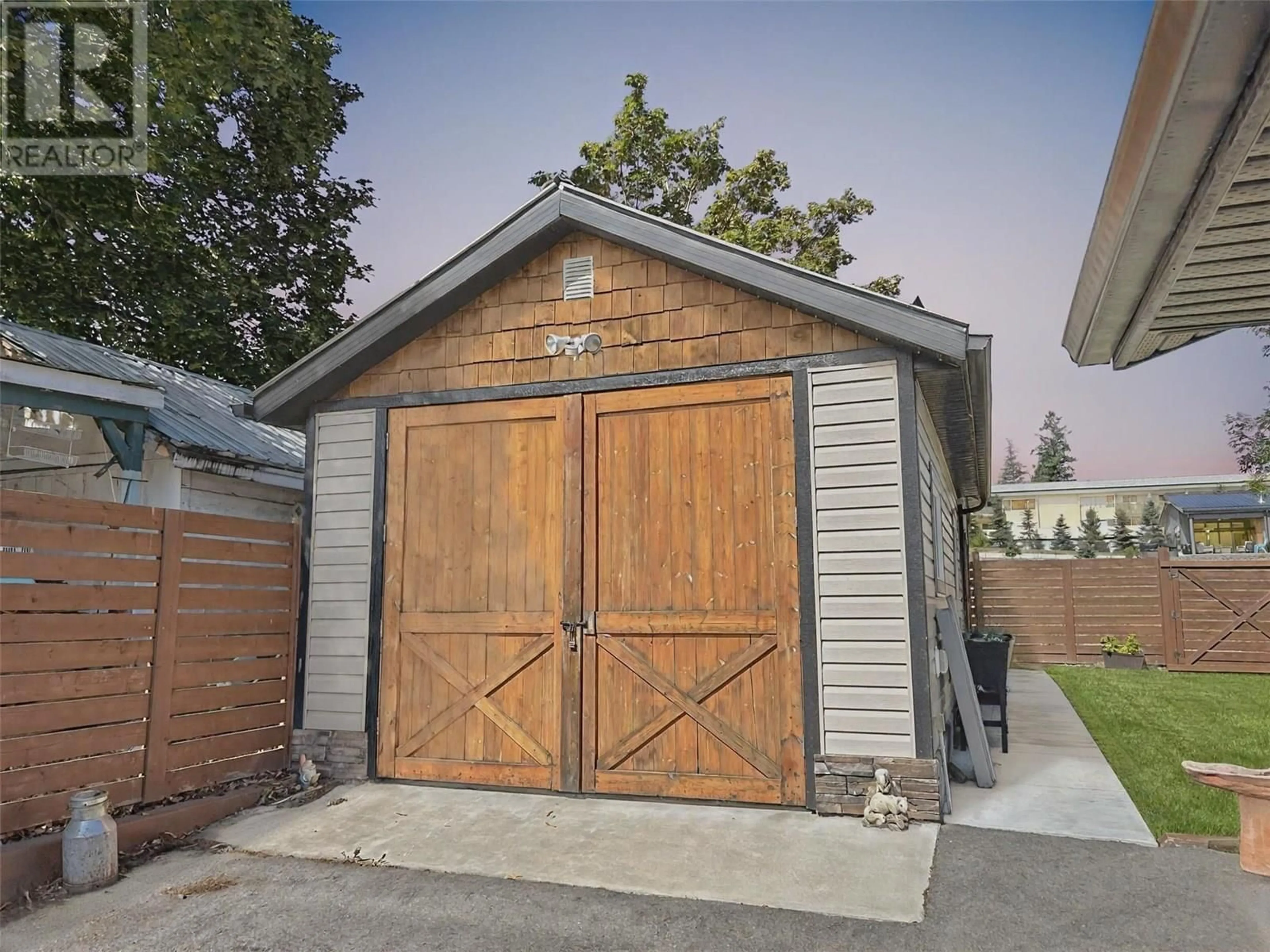 Shed for 415 16TH AVENUE NORTH, Creston British Columbia V0B1G5