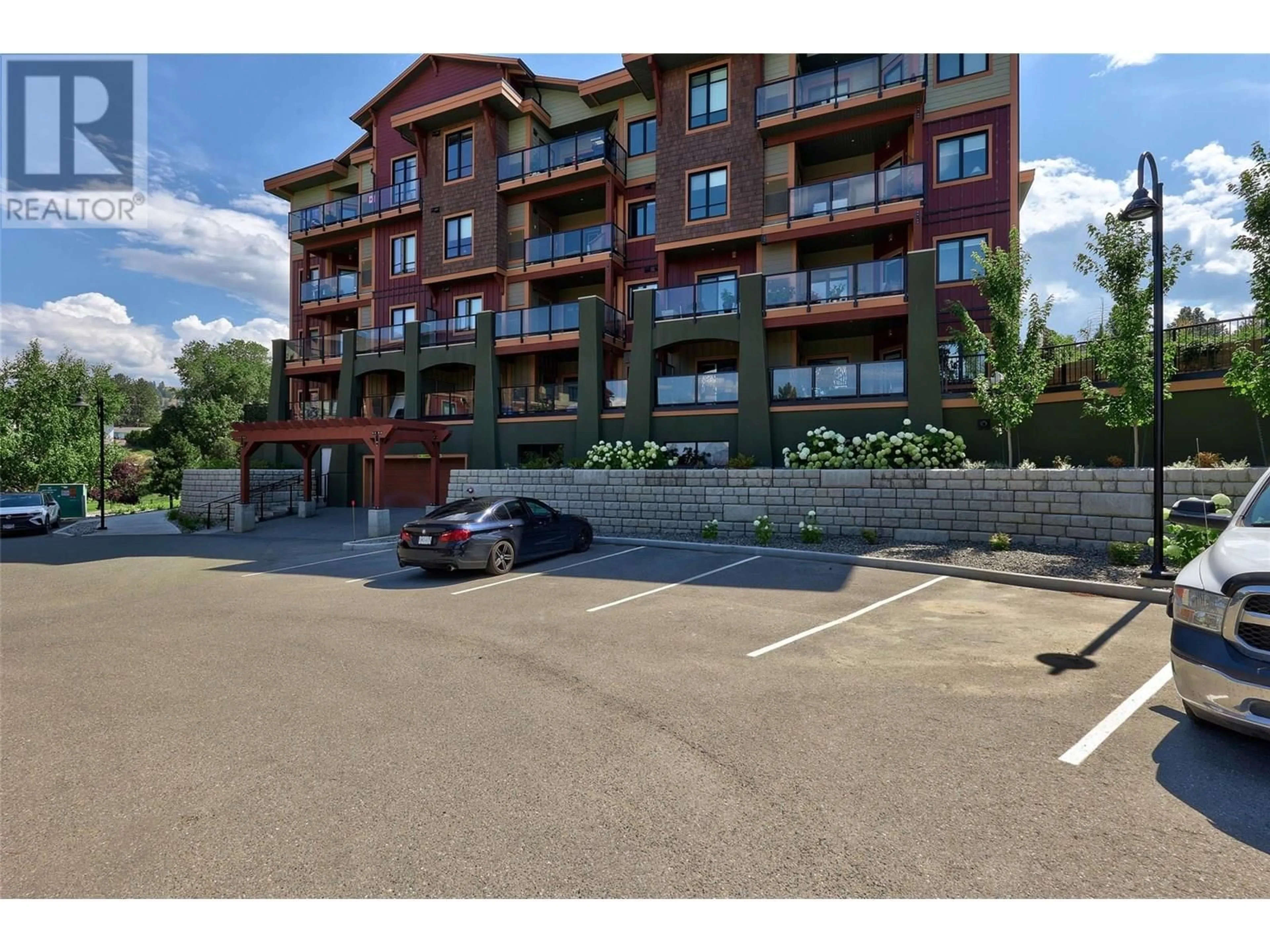 A pic from outside/outdoor area/front of a property/back of a property/a pic from drone, unknown for 2101 - 1405 SPRINGHILL DRIVE, Kamloops British Columbia V2C0B4