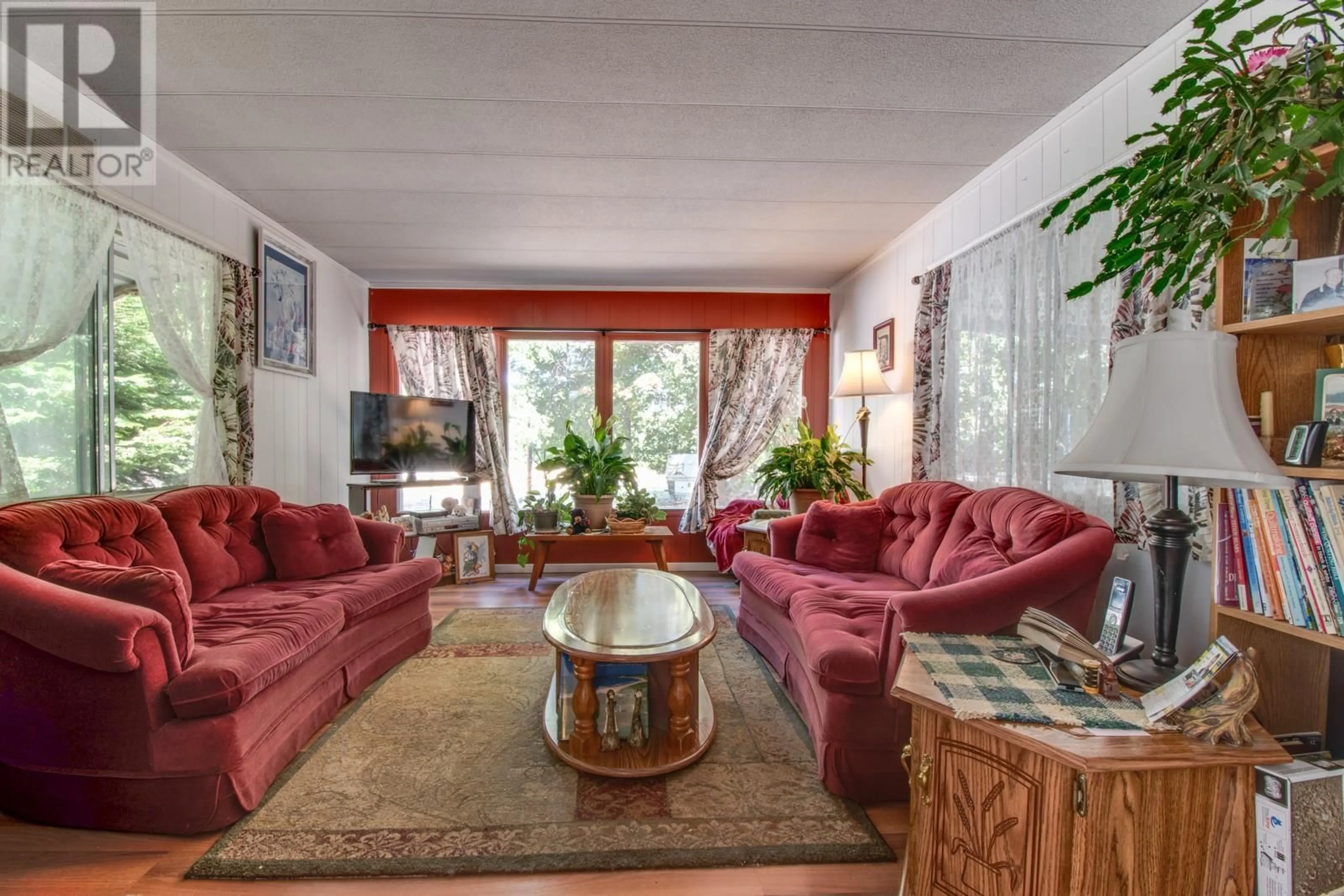 Living room with furniture, unknown for 1 - 6080 OKANAGAN AVENUE, Vernon British Columbia V1H1L8