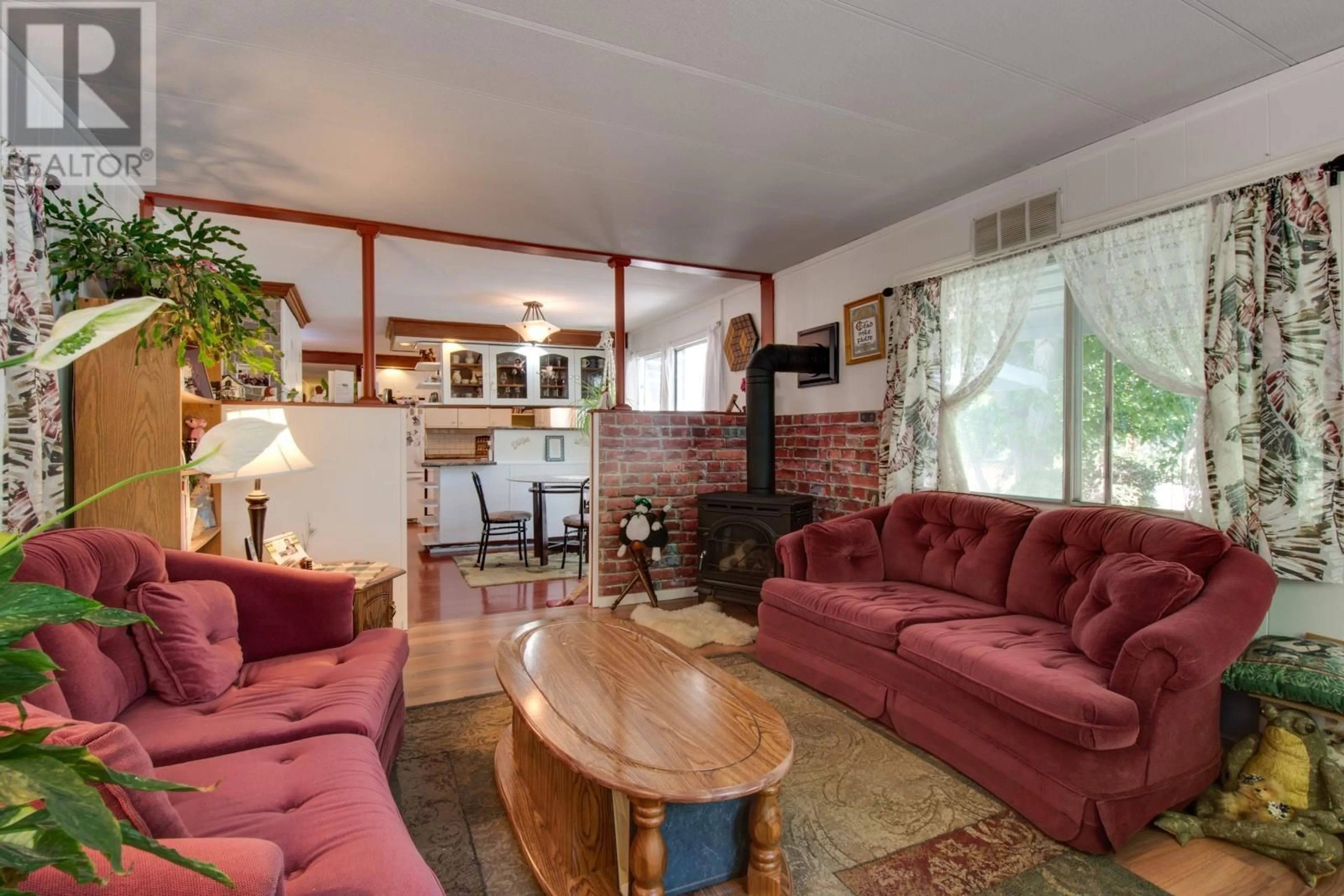 Living room with furniture, unknown for 1 - 6080 OKANAGAN AVENUE, Vernon British Columbia V1H1L8