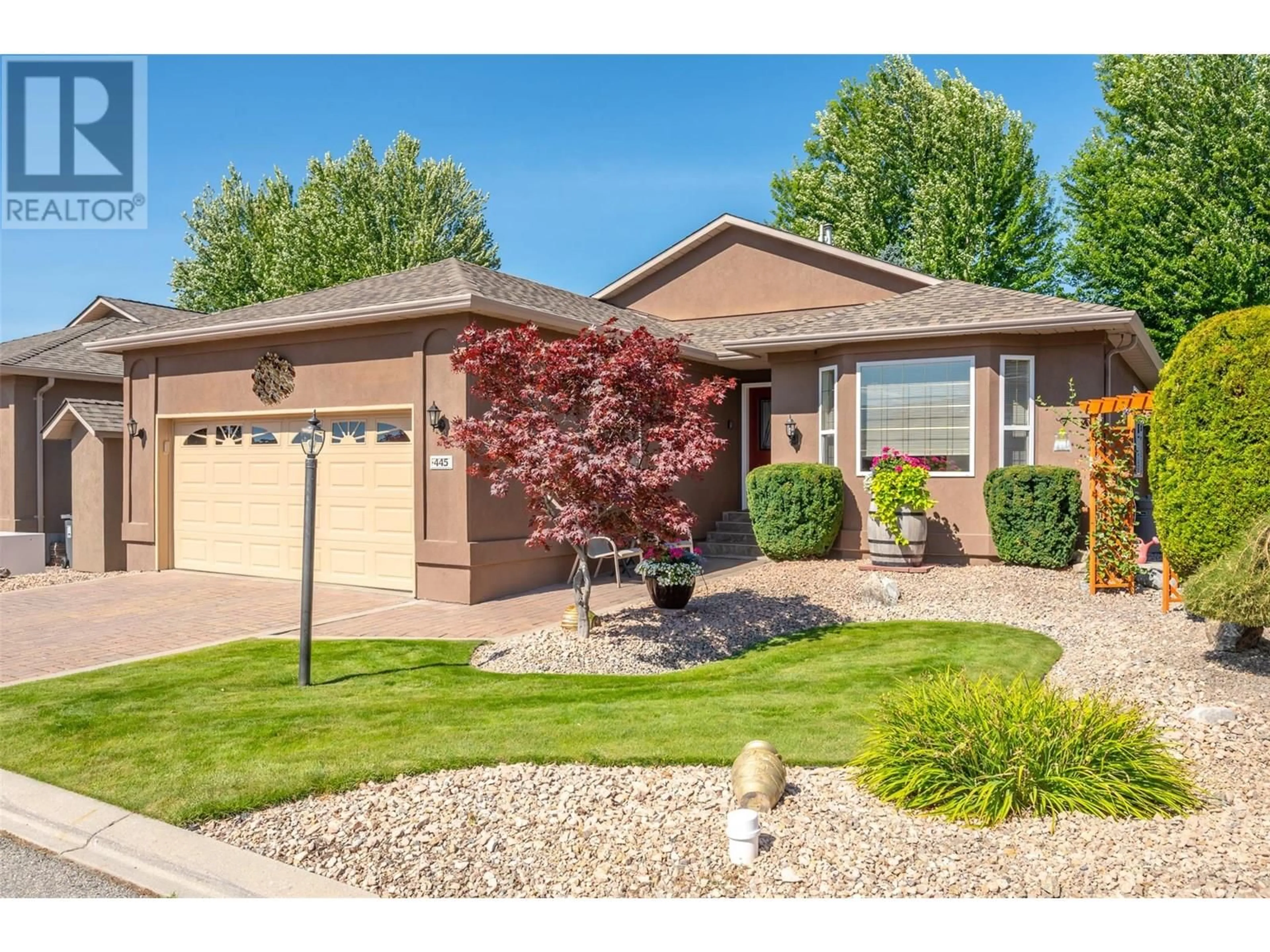 Home with vinyl exterior material, street for 445 RIDGE PLACE, Penticton British Columbia V2A8N7