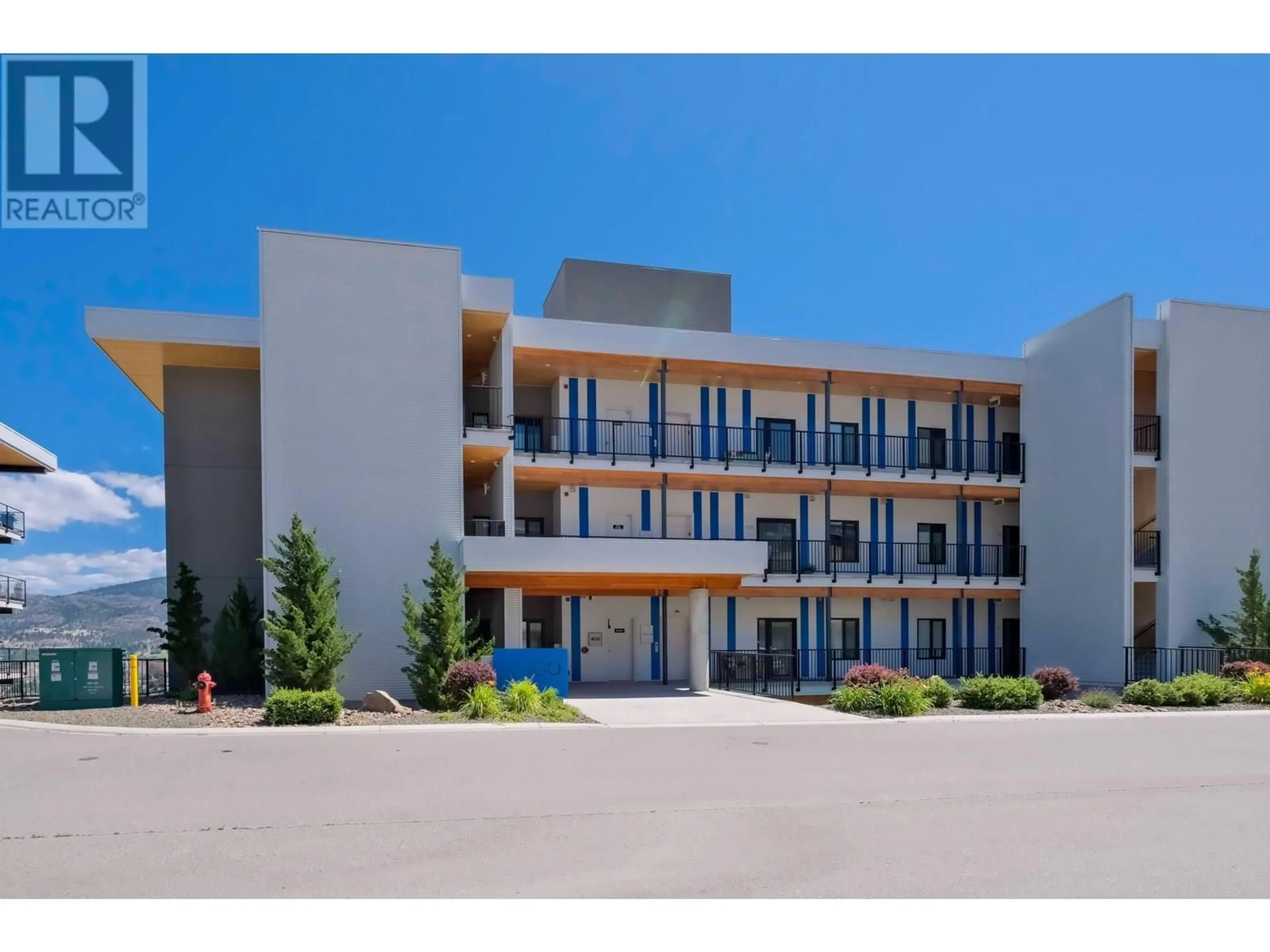 Patio, building for 132 - 100 VISTA WAY, Penticton British Columbia V2A0B3