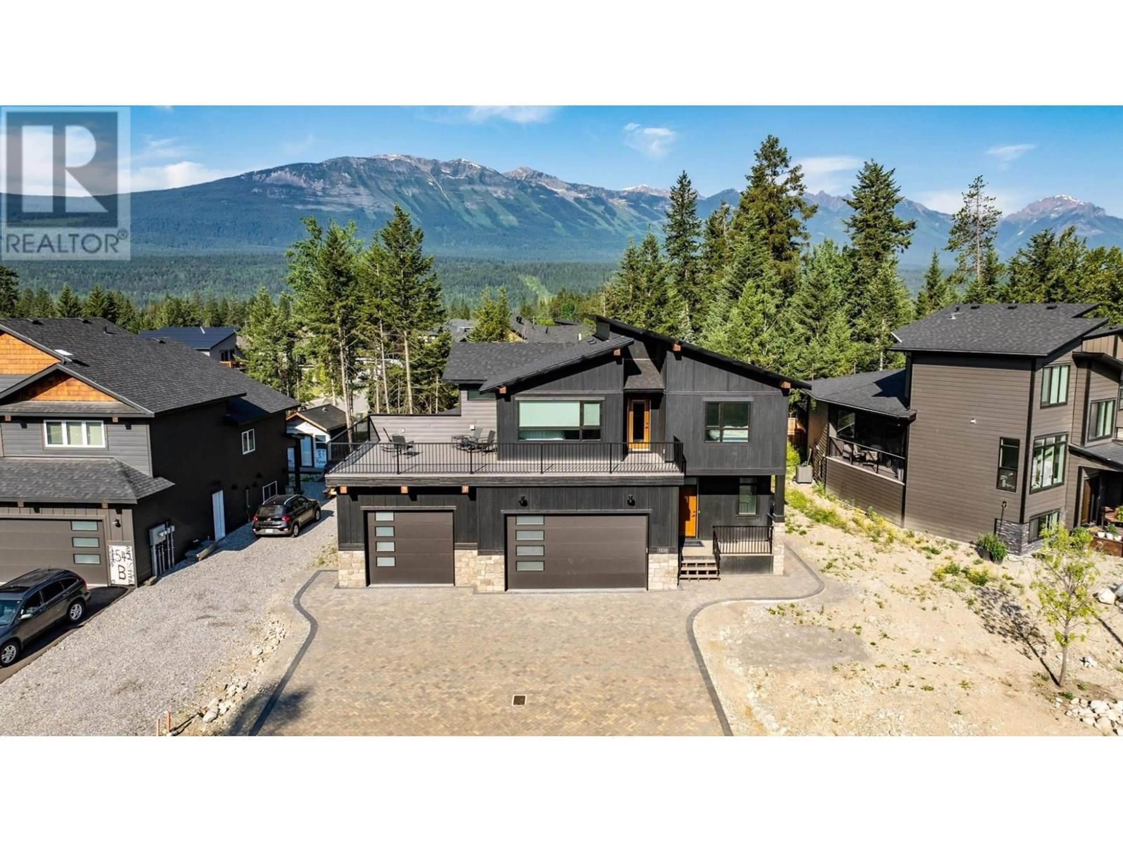 A pic from outside/outdoor area/front of a property/back of a property/a pic from drone, mountain view for 1538 CEDAR STREET, Golden British Columbia V0A1H0