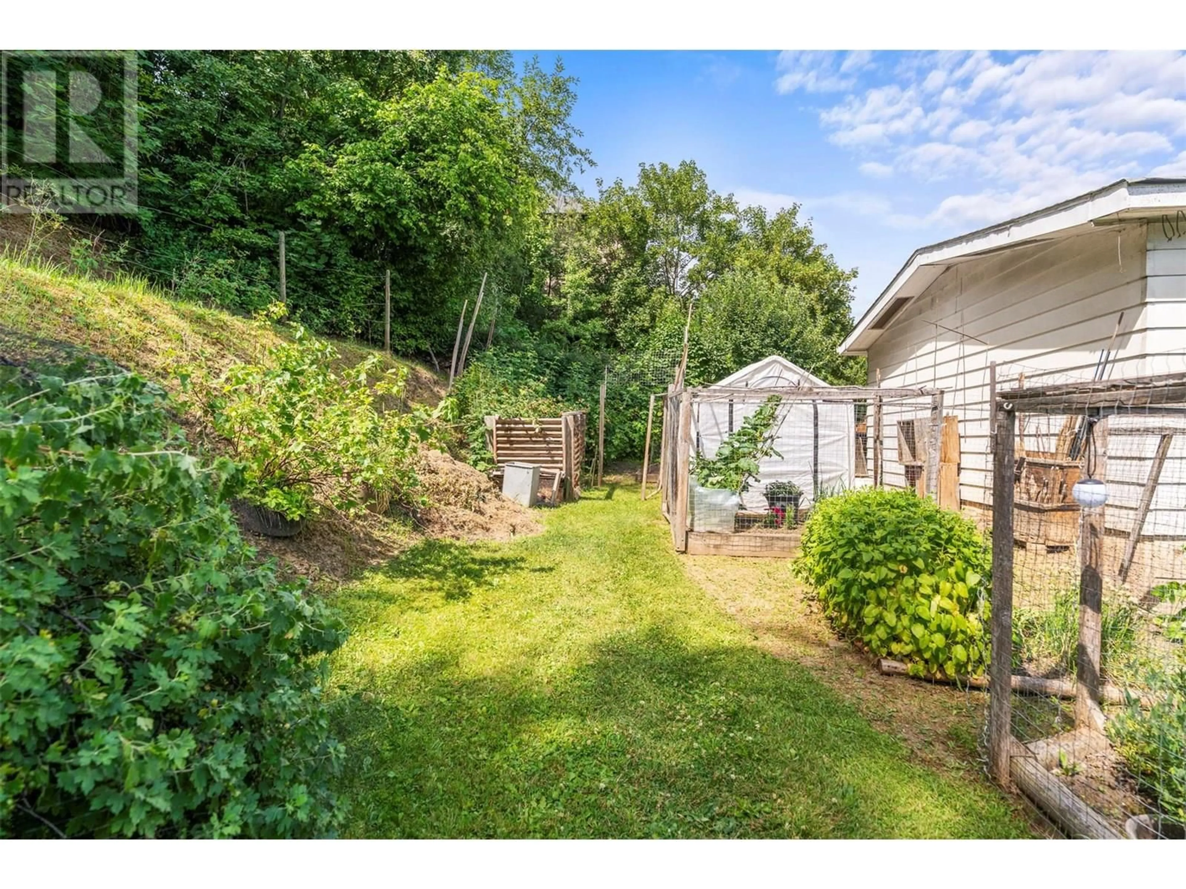 A pic from outside/outdoor area/front of a property/back of a property/a pic from drone, unknown for 3475 JACKSON AVENUE, Armstrong British Columbia V0E1B2