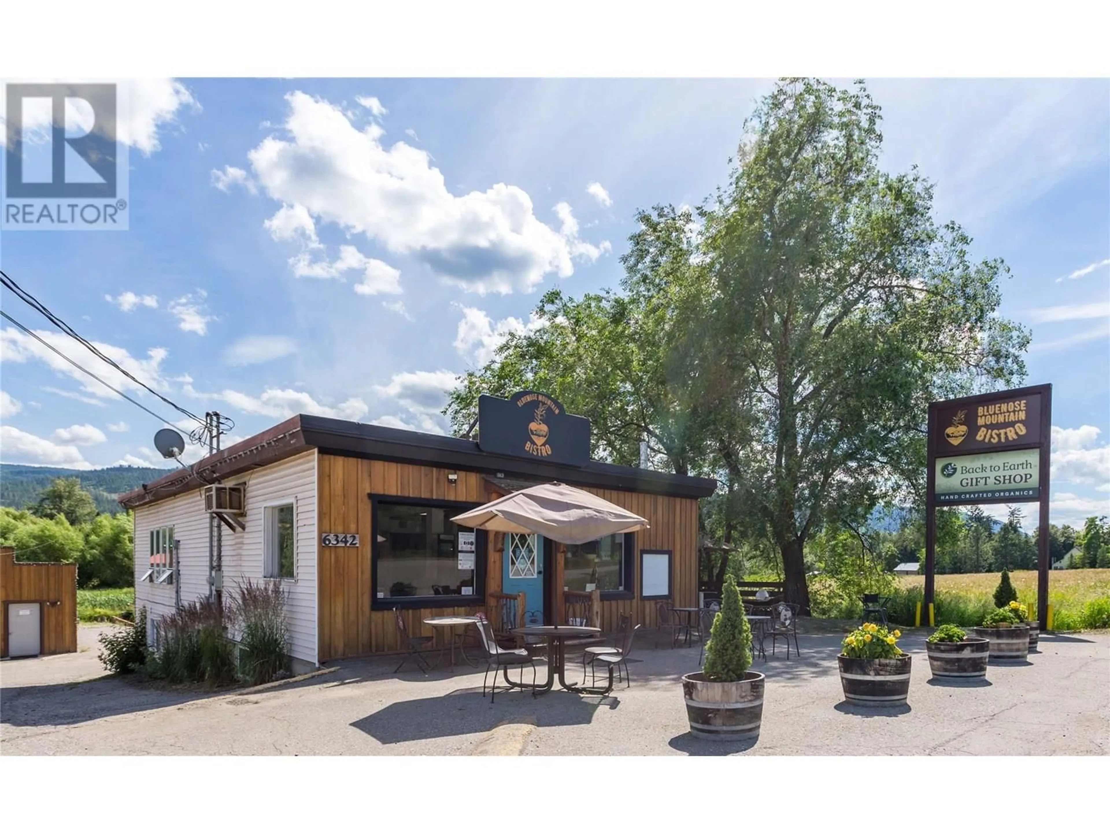 Patio, street for 6342 6 HIGHWAY, Coldstream British Columbia V1B3C7