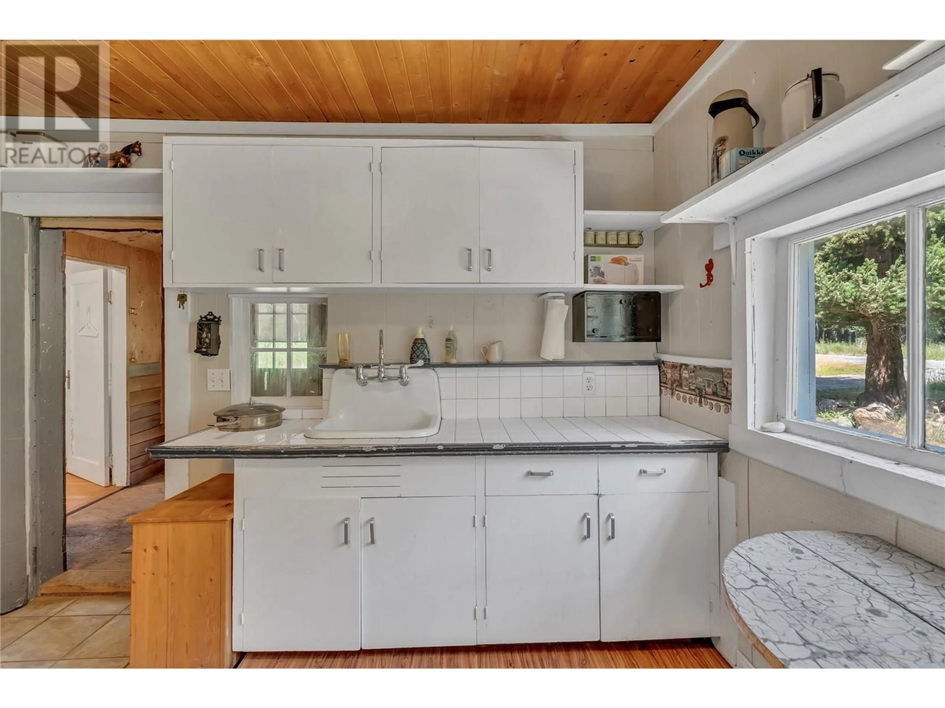 Open concept kitchen, ceramic/tile floor for 1753 MAIN STREET OTHER, Coalmont-Tulameen British Columbia V0X1W0
