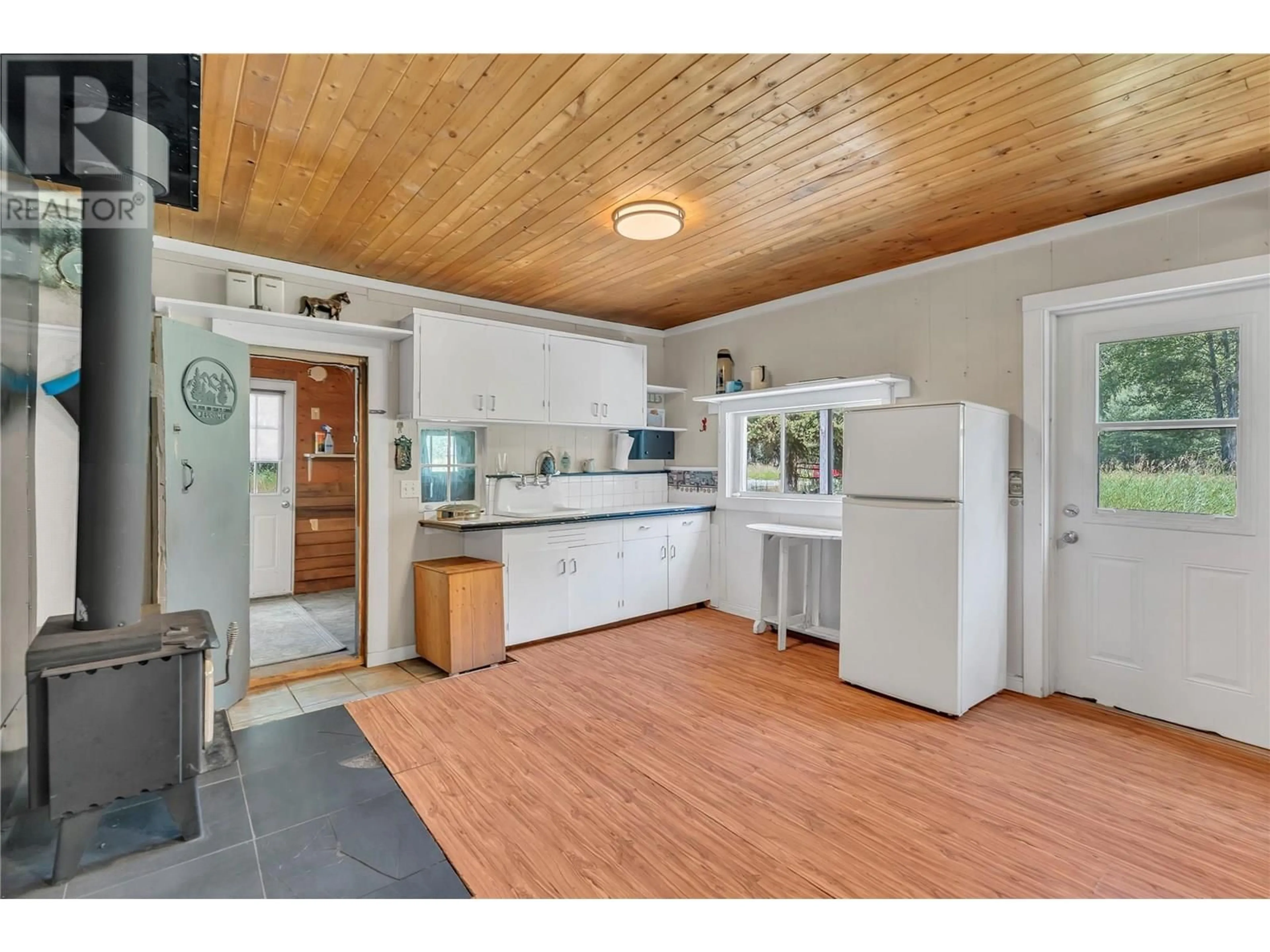 Open concept kitchen, unknown for 1753 MAIN STREET OTHER, Coalmont-Tulameen British Columbia V0X1W0