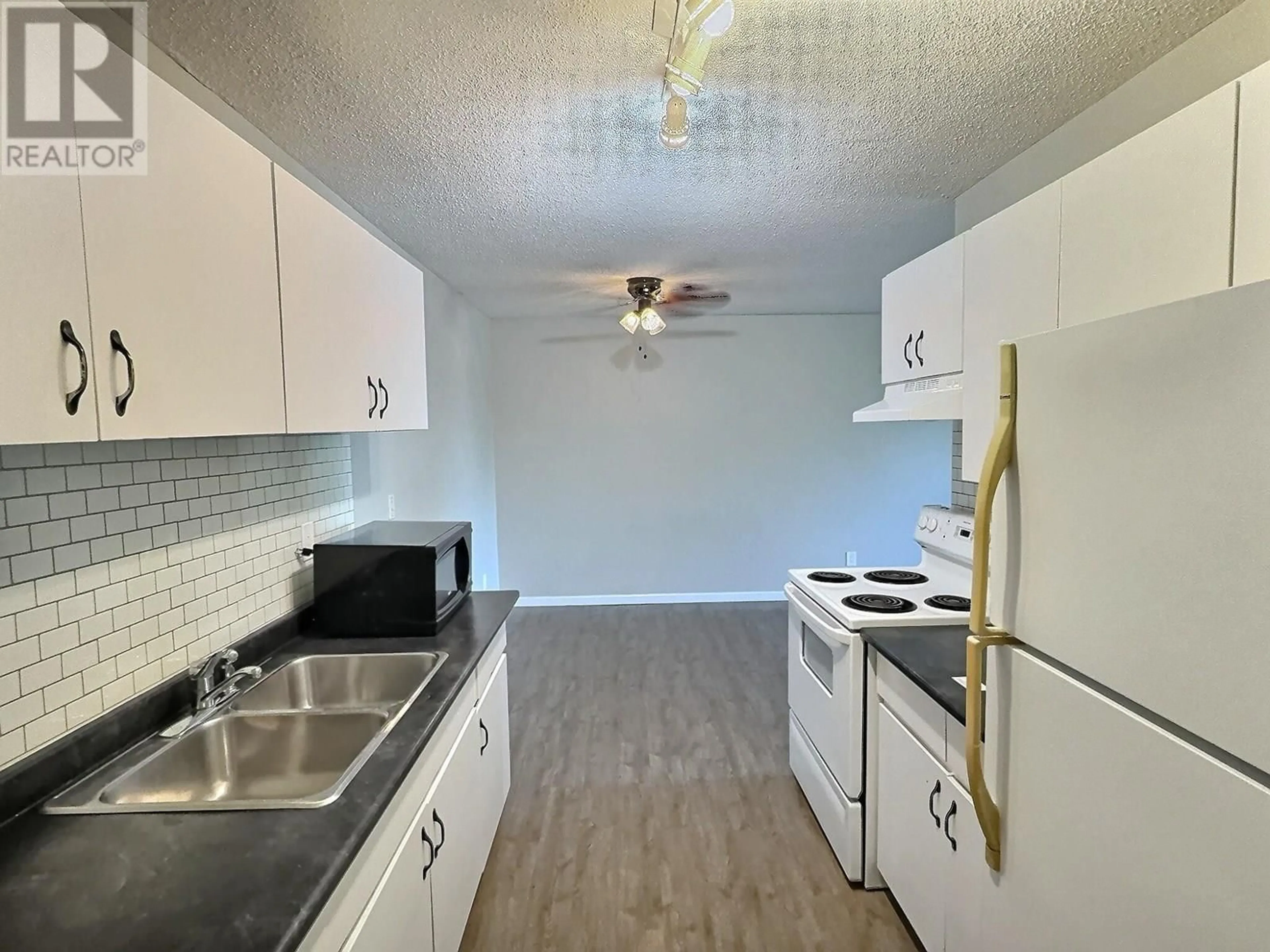 Standard kitchen, unknown for 35 - 1900 TRANQUILLE ROAD, Kamloops British Columbia v2b7v1