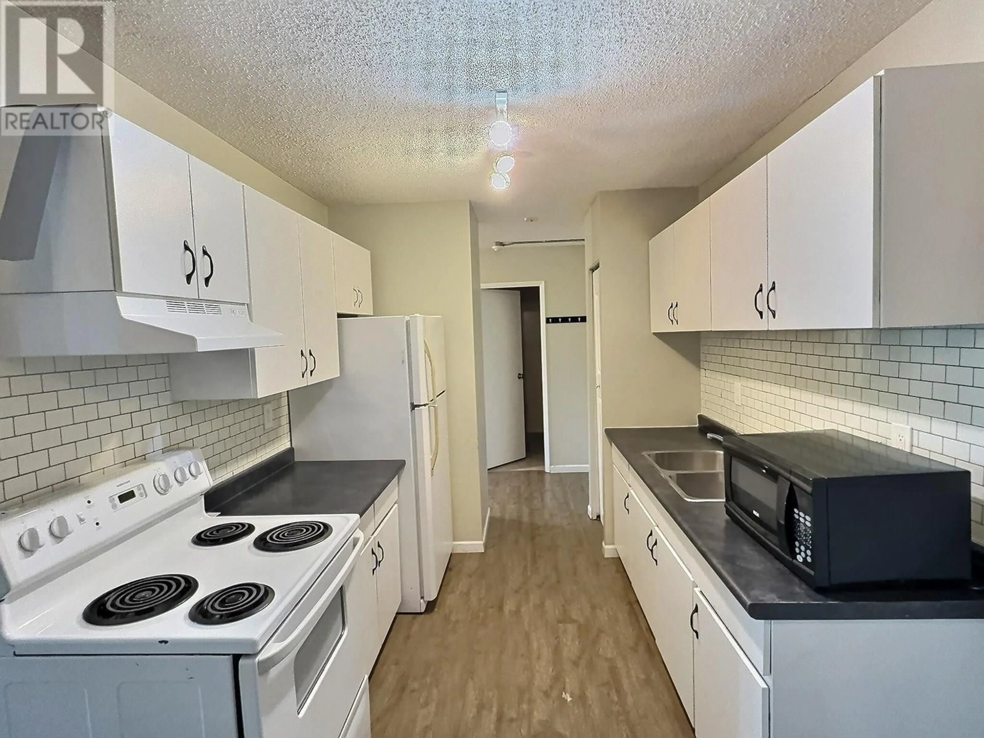 Standard kitchen, unknown for 35 - 1900 TRANQUILLE ROAD, Kamloops British Columbia v2b7v1