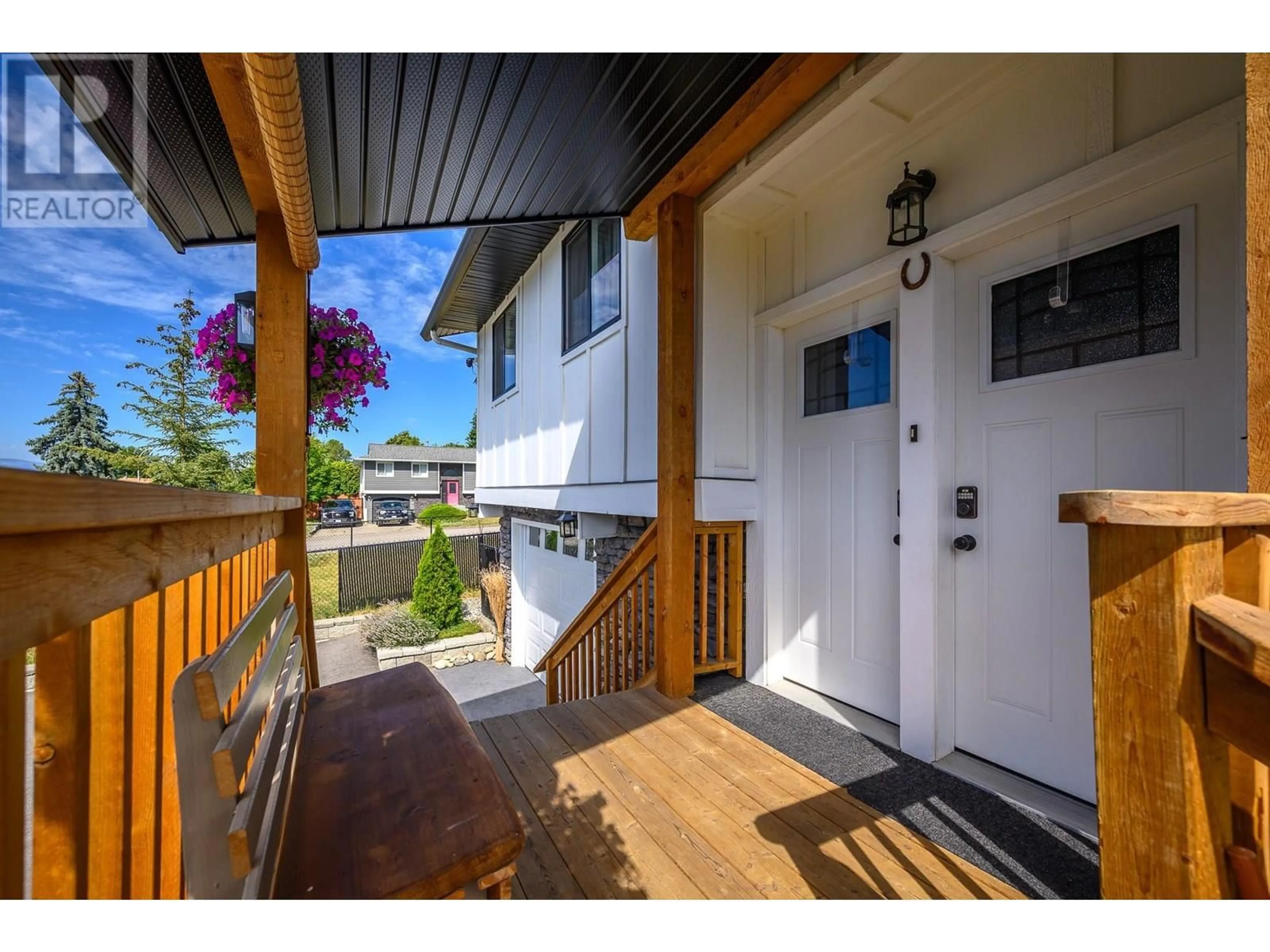 Indoor entryway for 1803 20 AVENUE, Vernon British Columbia V1T7B8