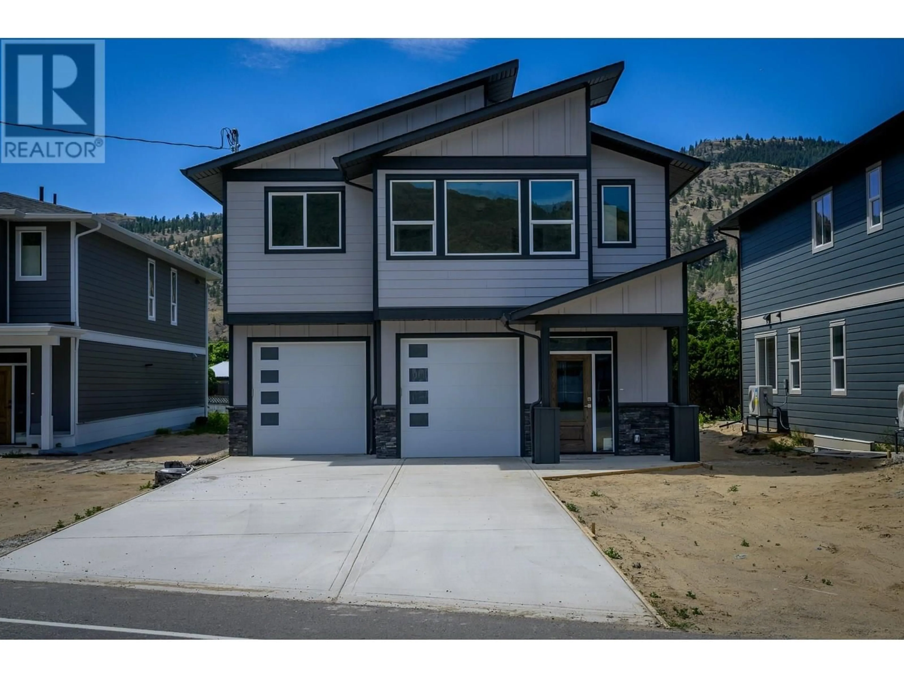 Home with vinyl exterior material, street for 3224 BANK ROAD, Kamloops British Columbia V2B6Z7