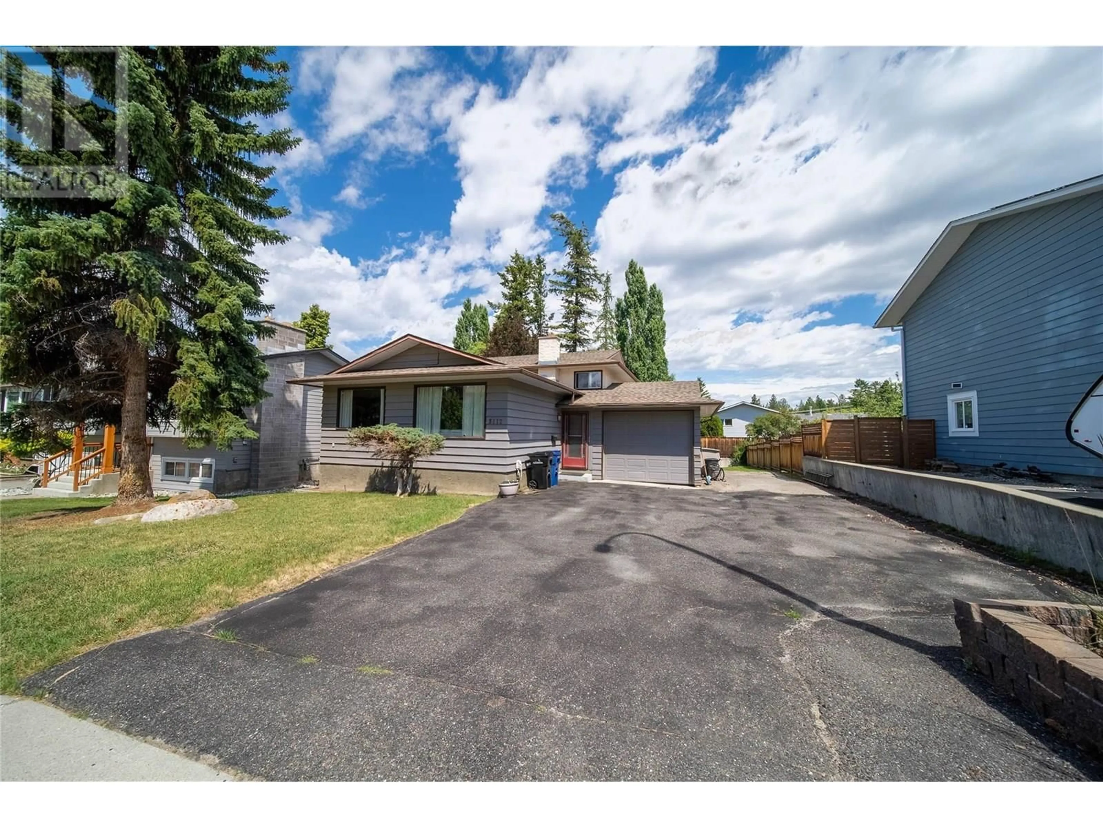 A pic from outside/outdoor area/front of a property/back of a property/a pic from drone, street for 3112 4TH STREET SOUTH, Cranbrook British Columbia V1C5N5