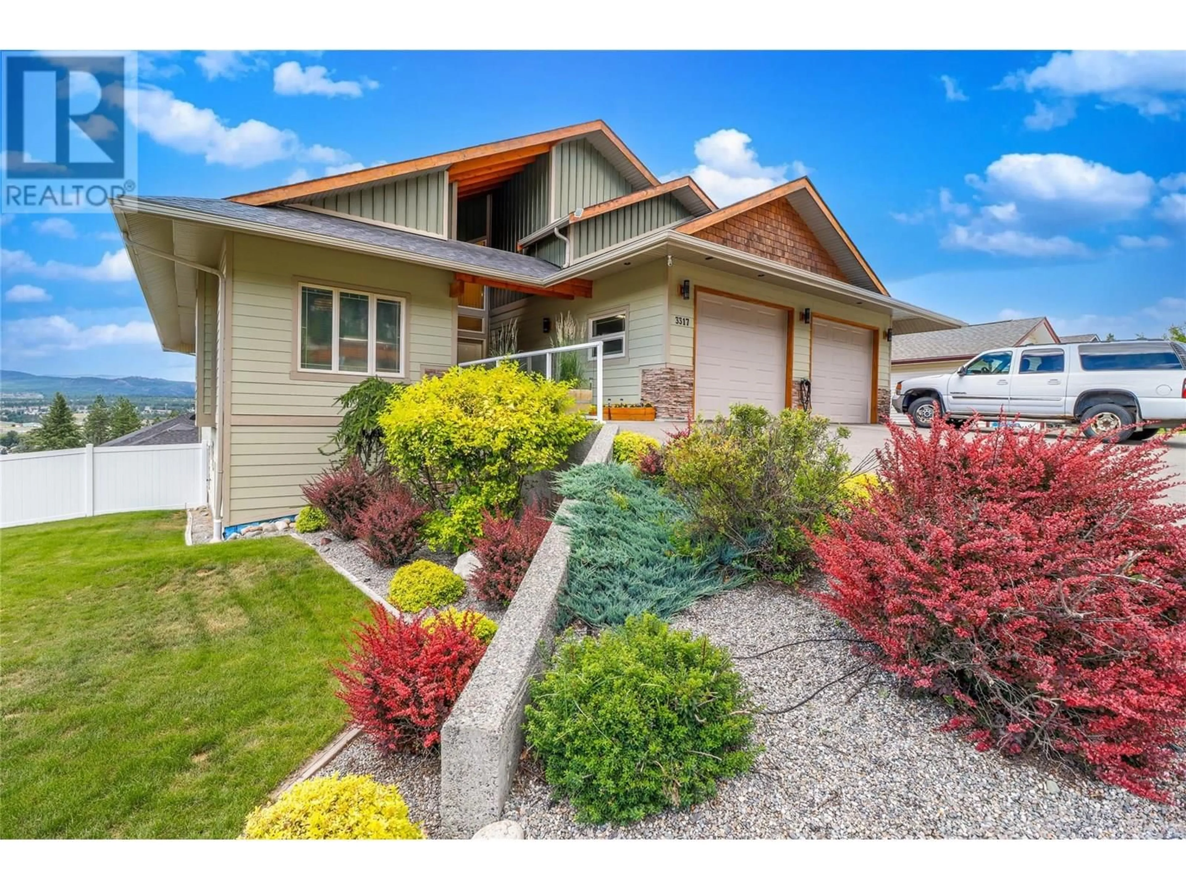 Home with vinyl exterior material, street for 3317 MT FISHER DRIVE, Cranbrook British Columbia V1C6N6