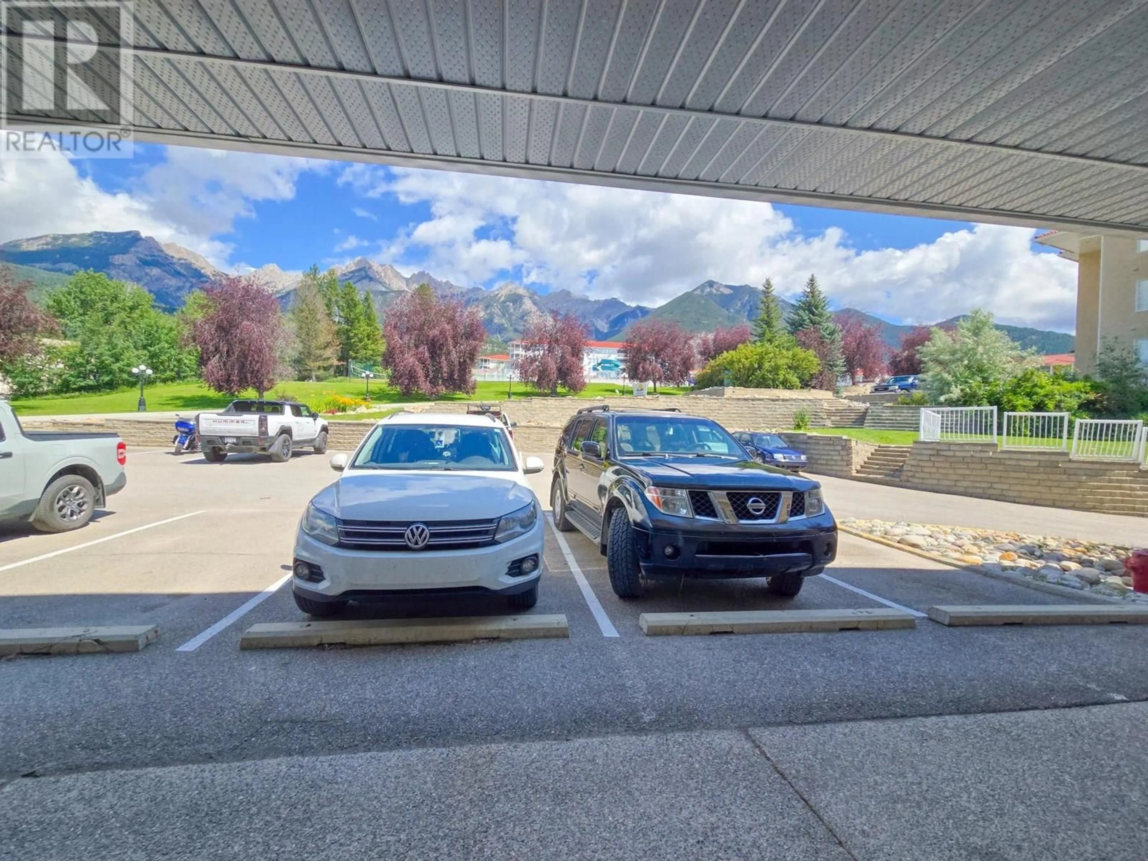 Parking for 5006B - 5052 RIVERVIEW ROAD, Fairmont Hot Springs British Columbia V0B1L1