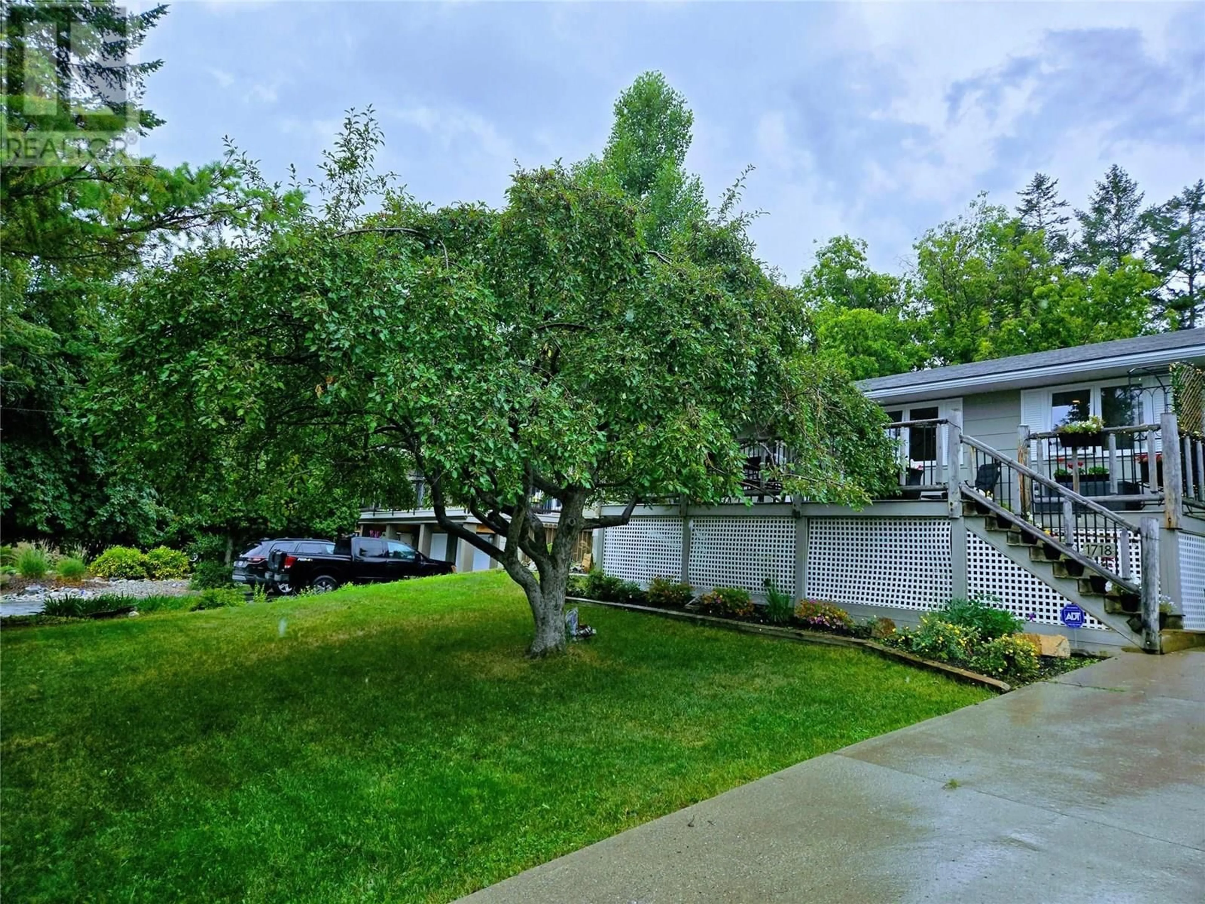 A pic from outside/outdoor area/front of a property/back of a property/a pic from drone, unknown for 1718 9TH AVENUE, Invermere British Columbia V0A1K0