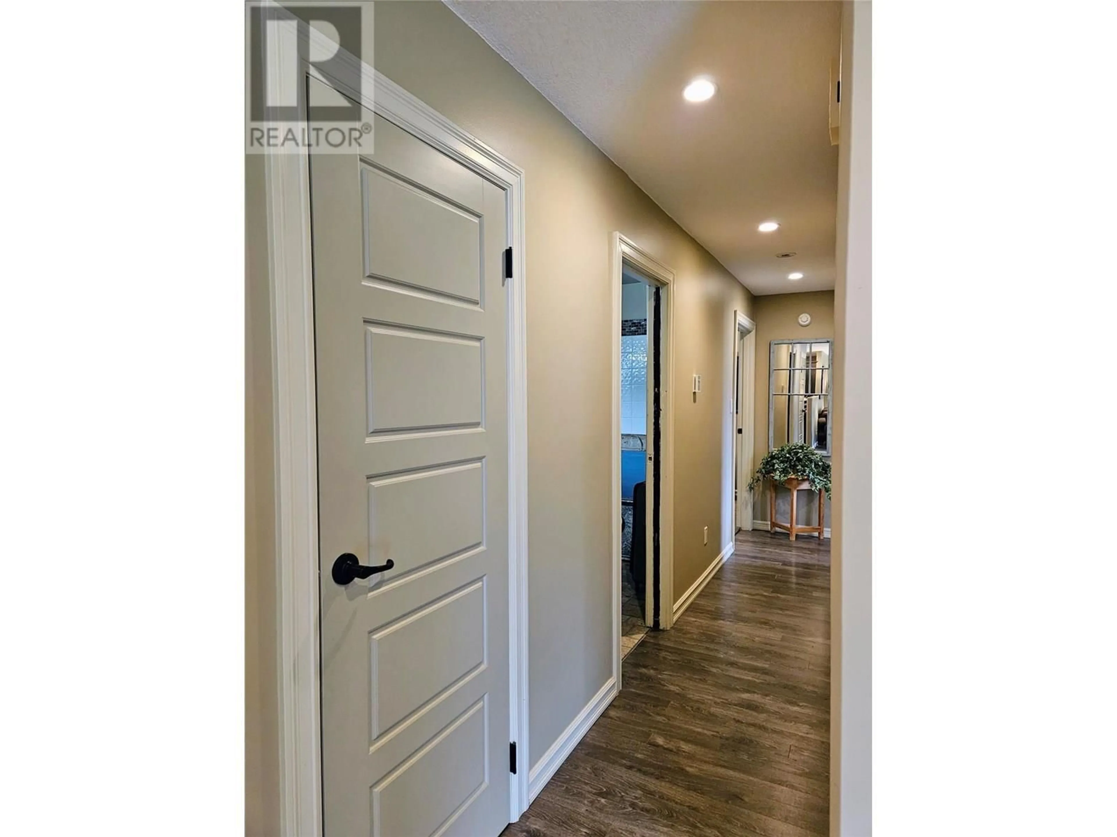 Indoor entryway for 1718 9TH AVENUE, Invermere British Columbia V0A1K0