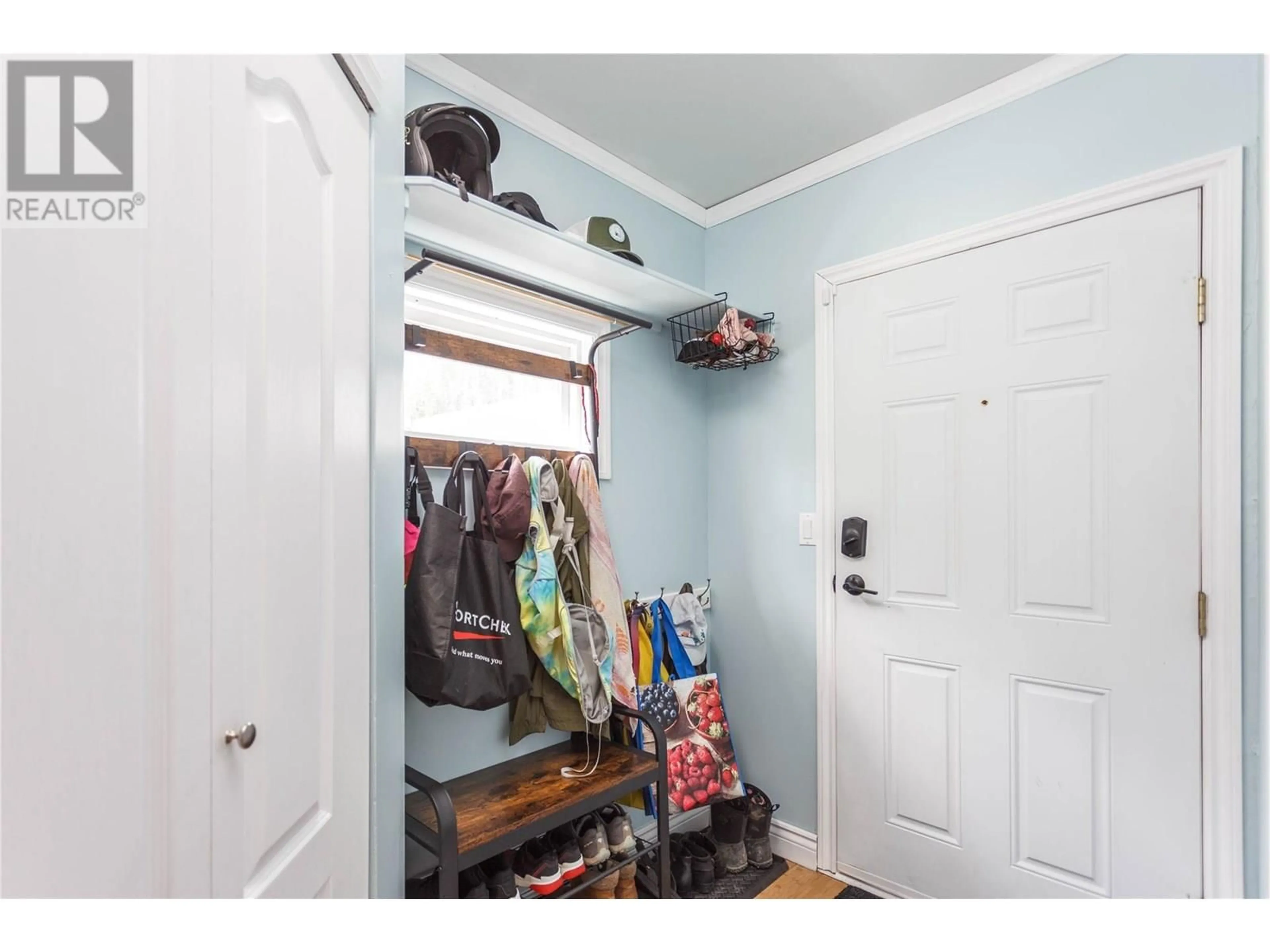 Indoor entryway for 728 MILL AVENUE, Enderby British Columbia V0E1V0
