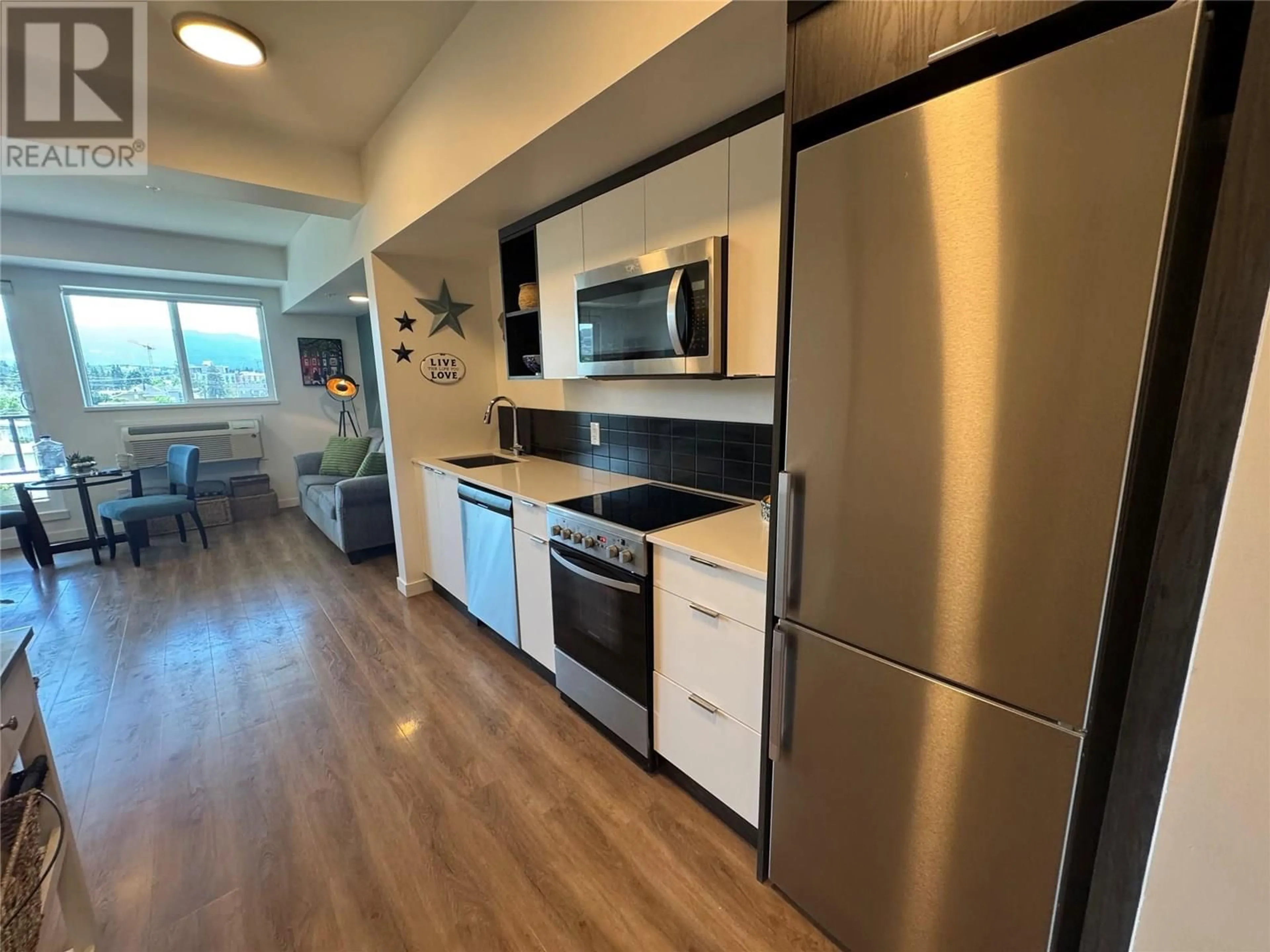 Standard kitchen, unknown for 411 - 615 RUTLAND ROAD, Kelowna British Columbia V1X3V6
