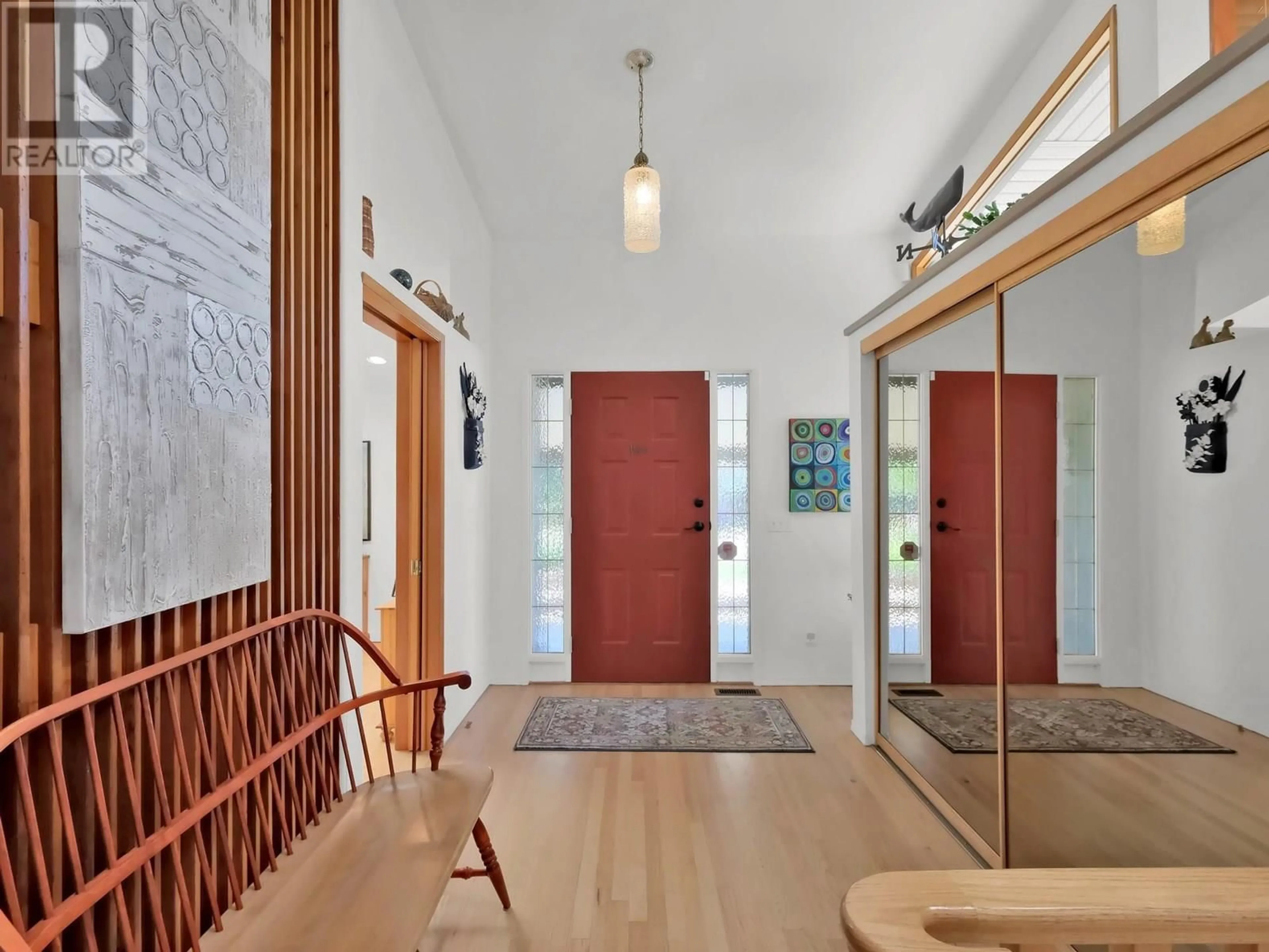Indoor entryway for 1798 GLENELLA PLACE, Kelowna British Columbia V1Y4M8