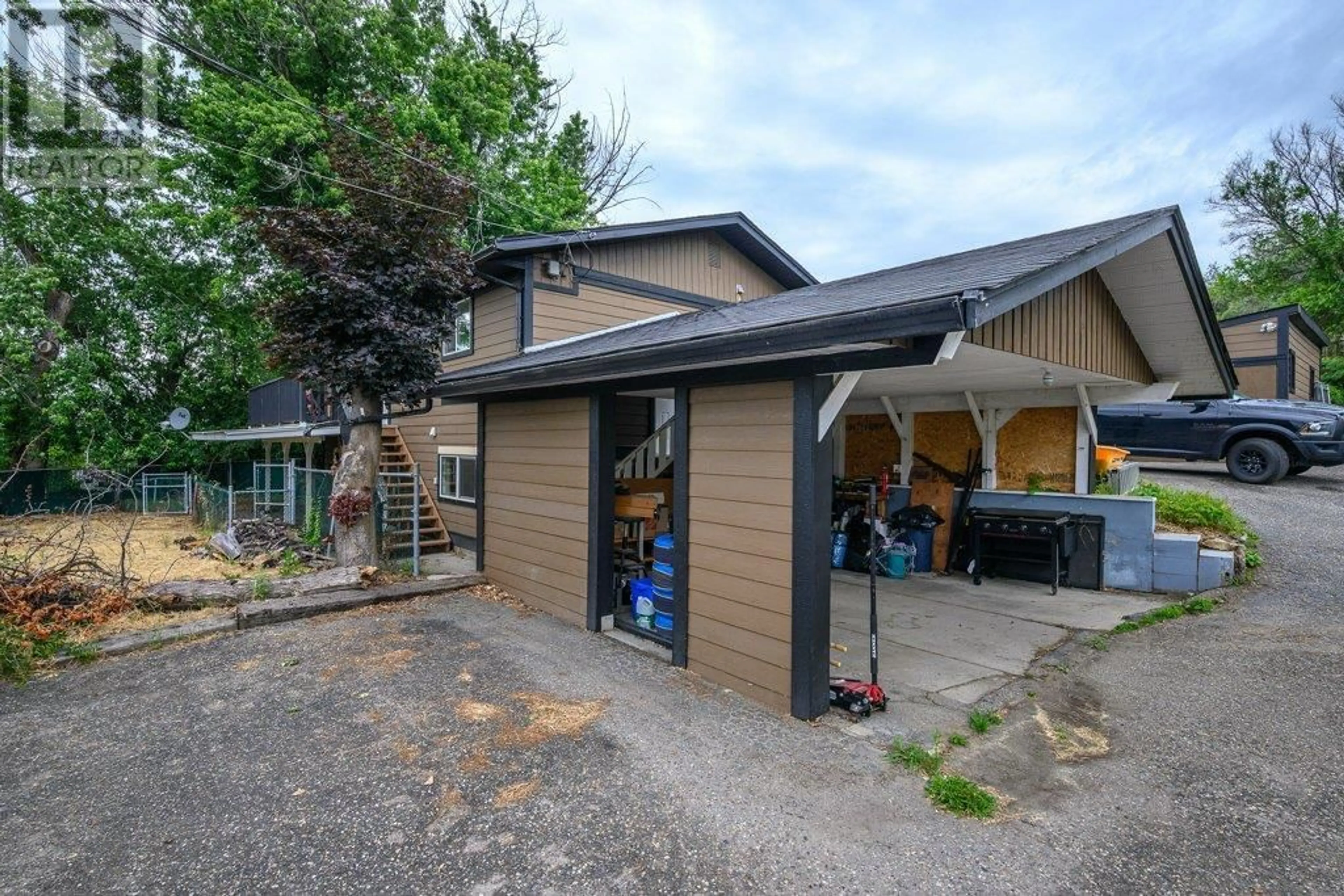 Indoor garage for 9221 6 HIGHWAY, Coldstream British Columbia V1B3B5