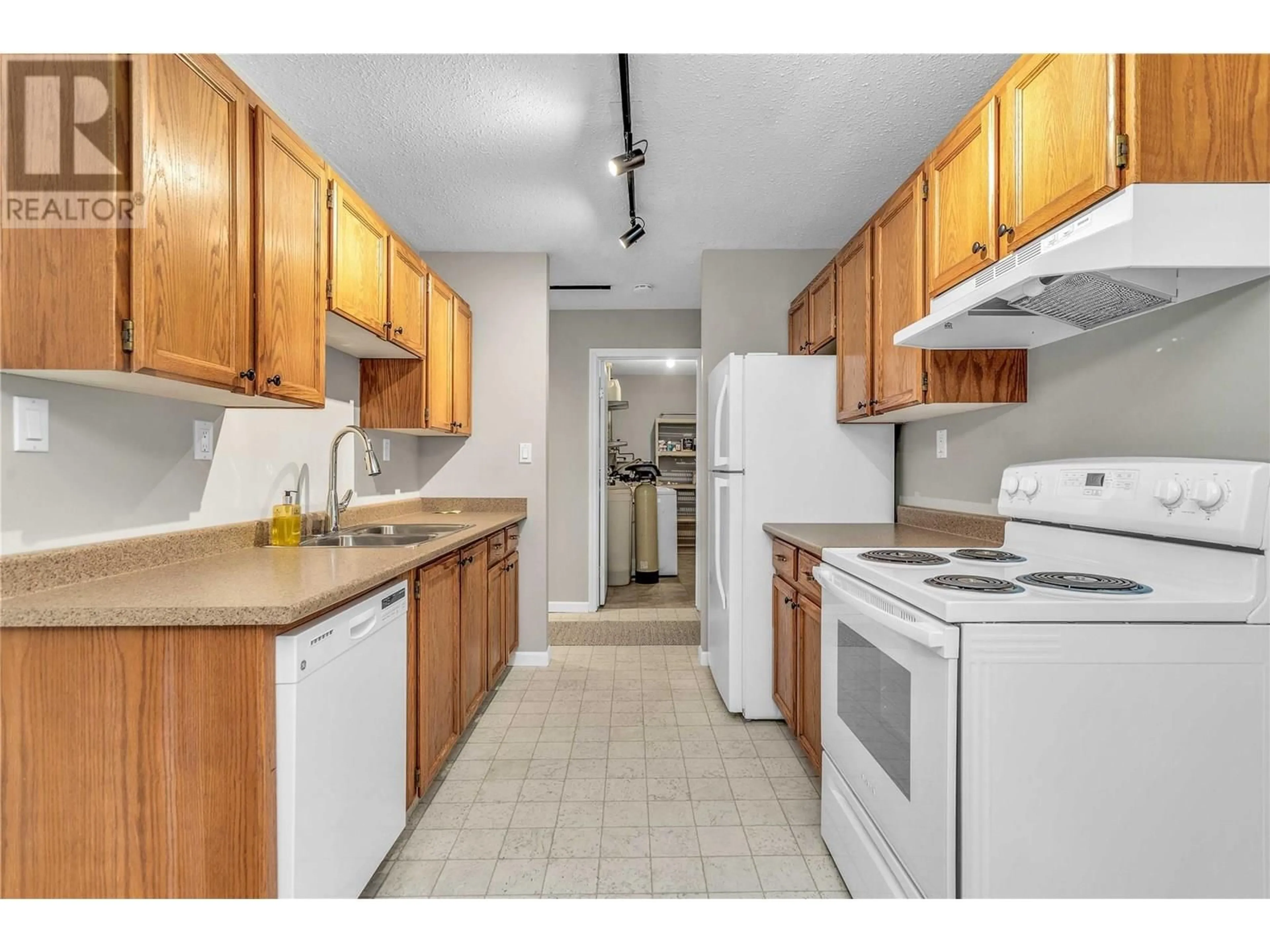 Standard kitchen, unknown for 10 - 200 GERSTMAR ROAD, Kelowna British Columbia V1X4A7