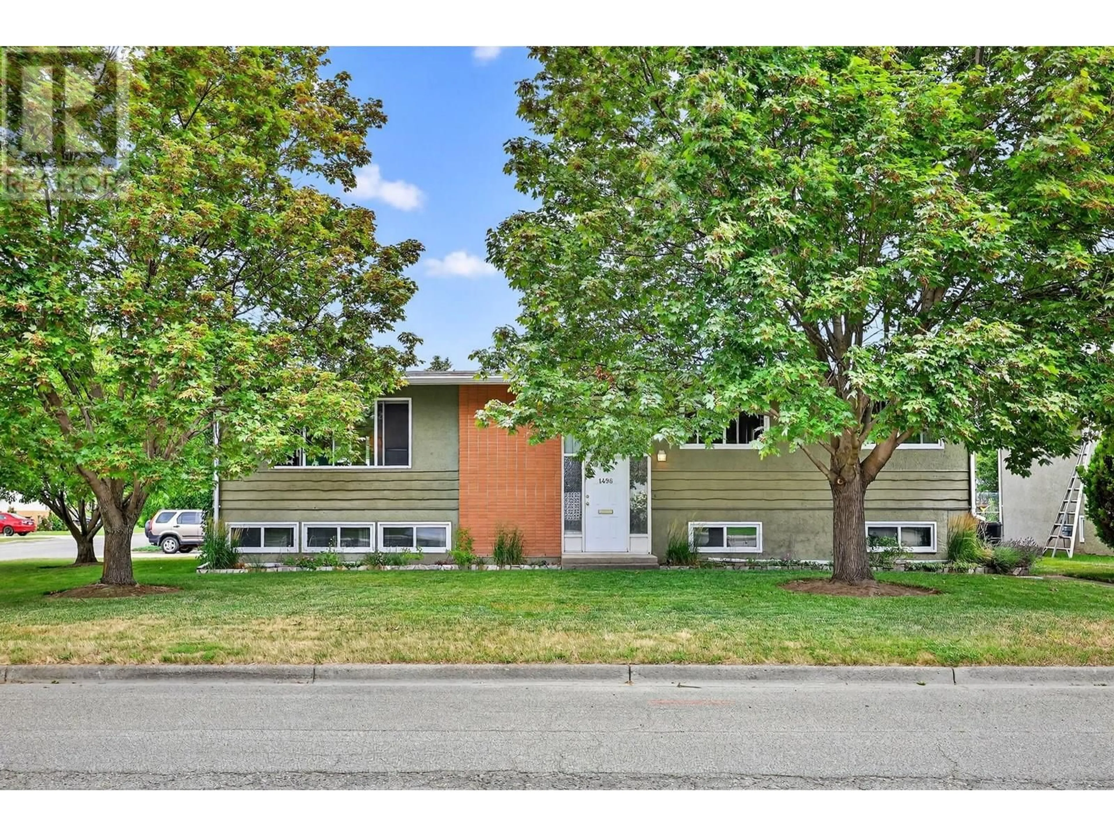 Unknown for 1498 LOMBARDY SQUARE, Kelowna British Columbia V1Y3S7